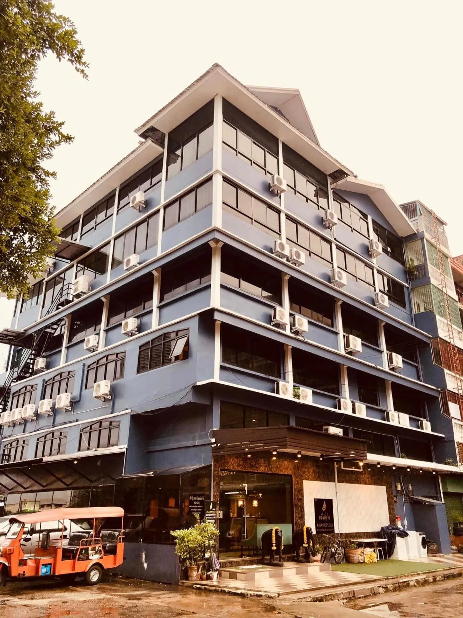Property building in Anandpura Riverside Hotel