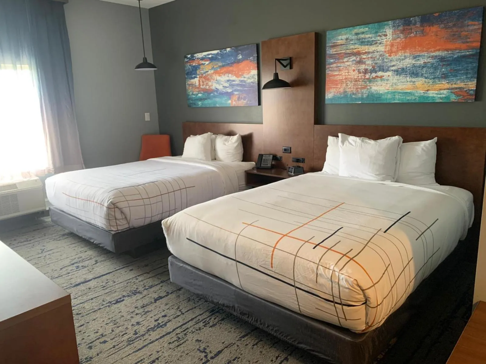 Bedroom, Bed in La Quinta Inn & Suites by Wyndham Louisville NE - Old Henry Rd