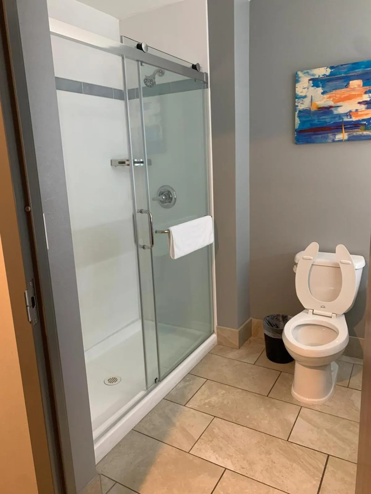 Bathroom in La Quinta Inn & Suites by Wyndham Louisville NE - Old Henry Rd