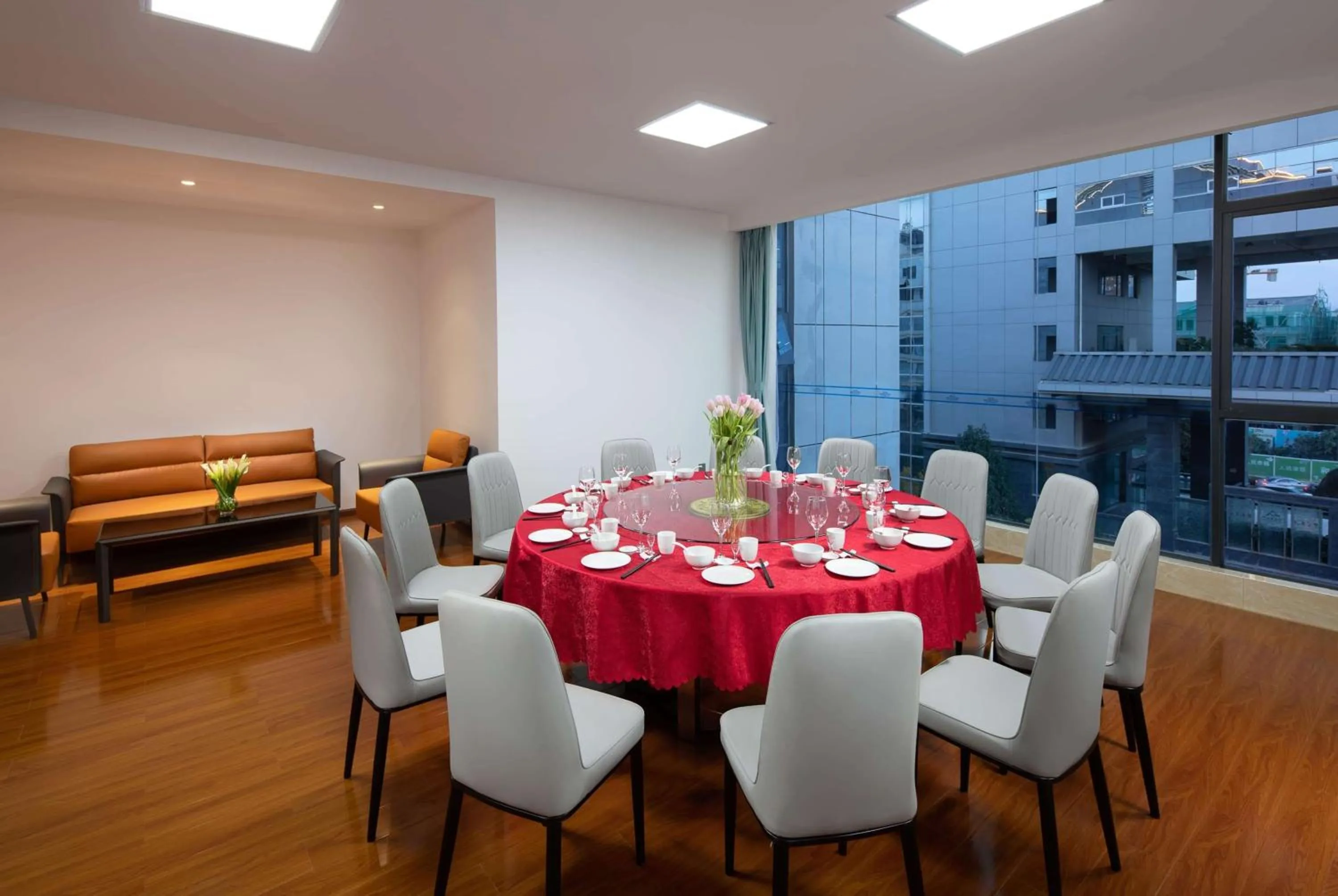 Restaurant/places to eat in Microtel by Wyndham Lijiang