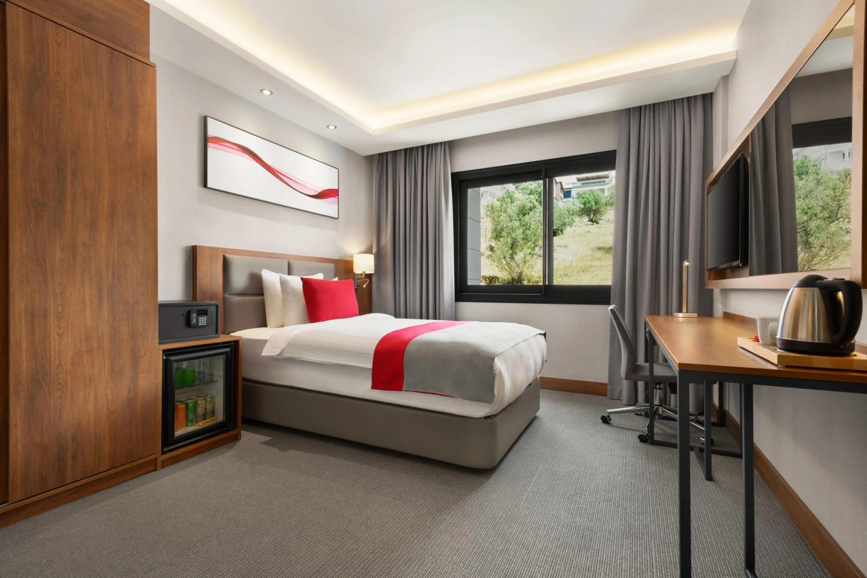 Photo of the whole room, Bed in Ramada by Wyndham Izmir Aliaga