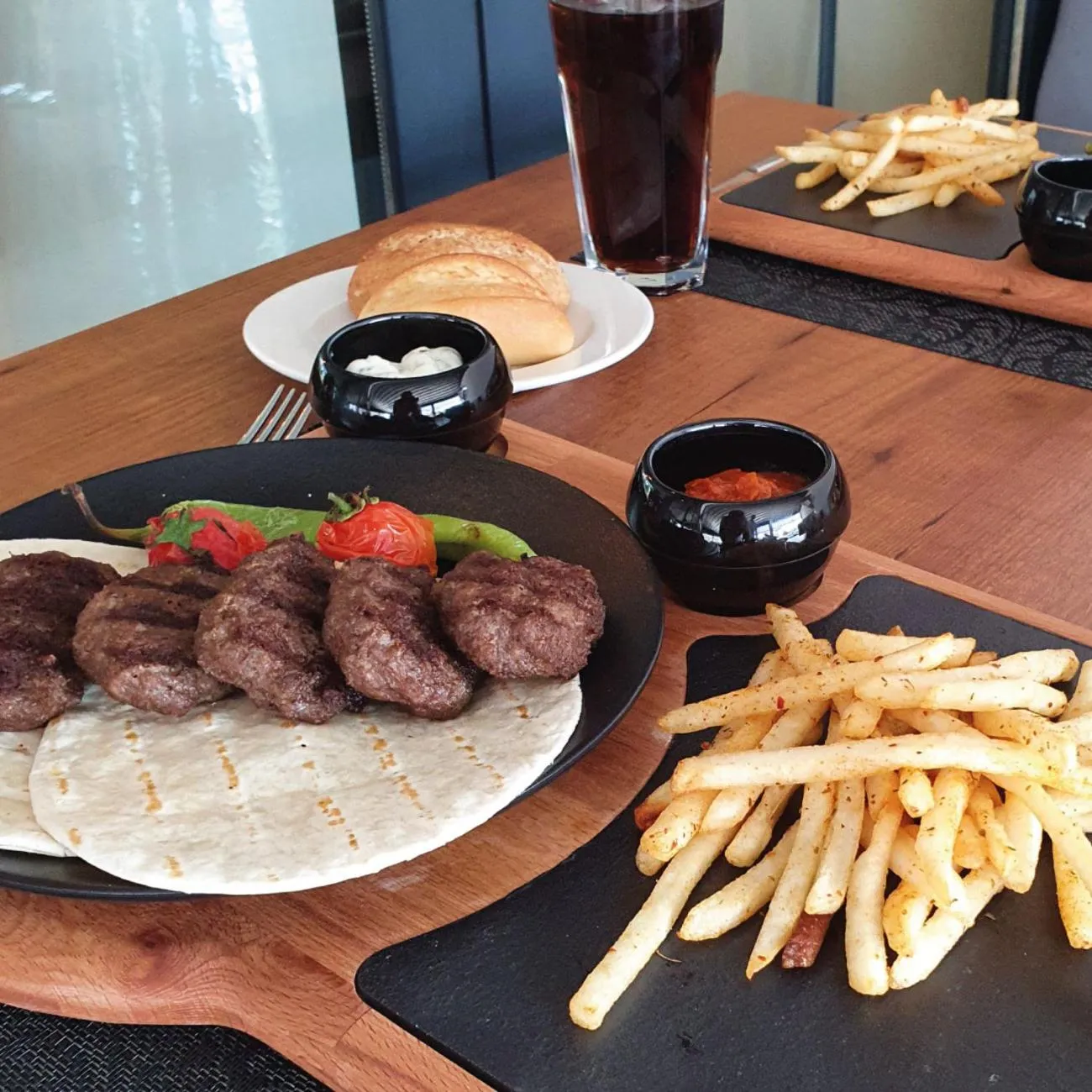 Restaurant/places to eat in Ramada by Wyndham Izmir Aliaga