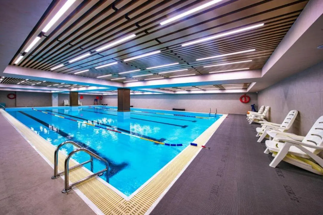 Swimming pool in Wyndham Shiyan Downtown