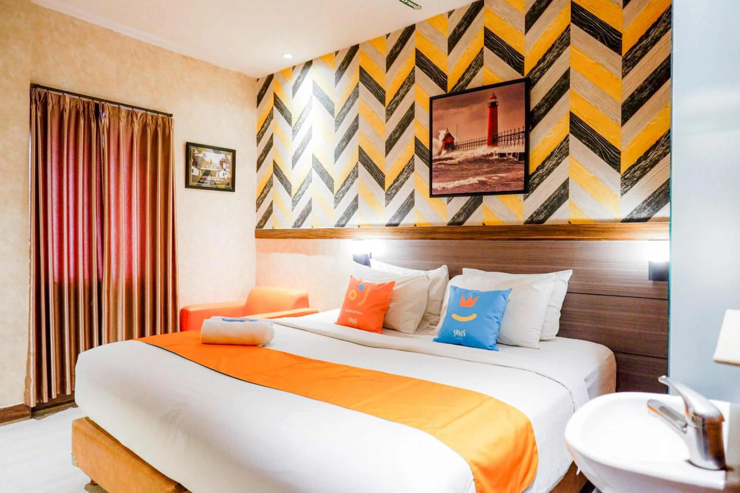 Bedroom, Bed in Sans Hotel Ekkon Yogyakarta by Reddoorz