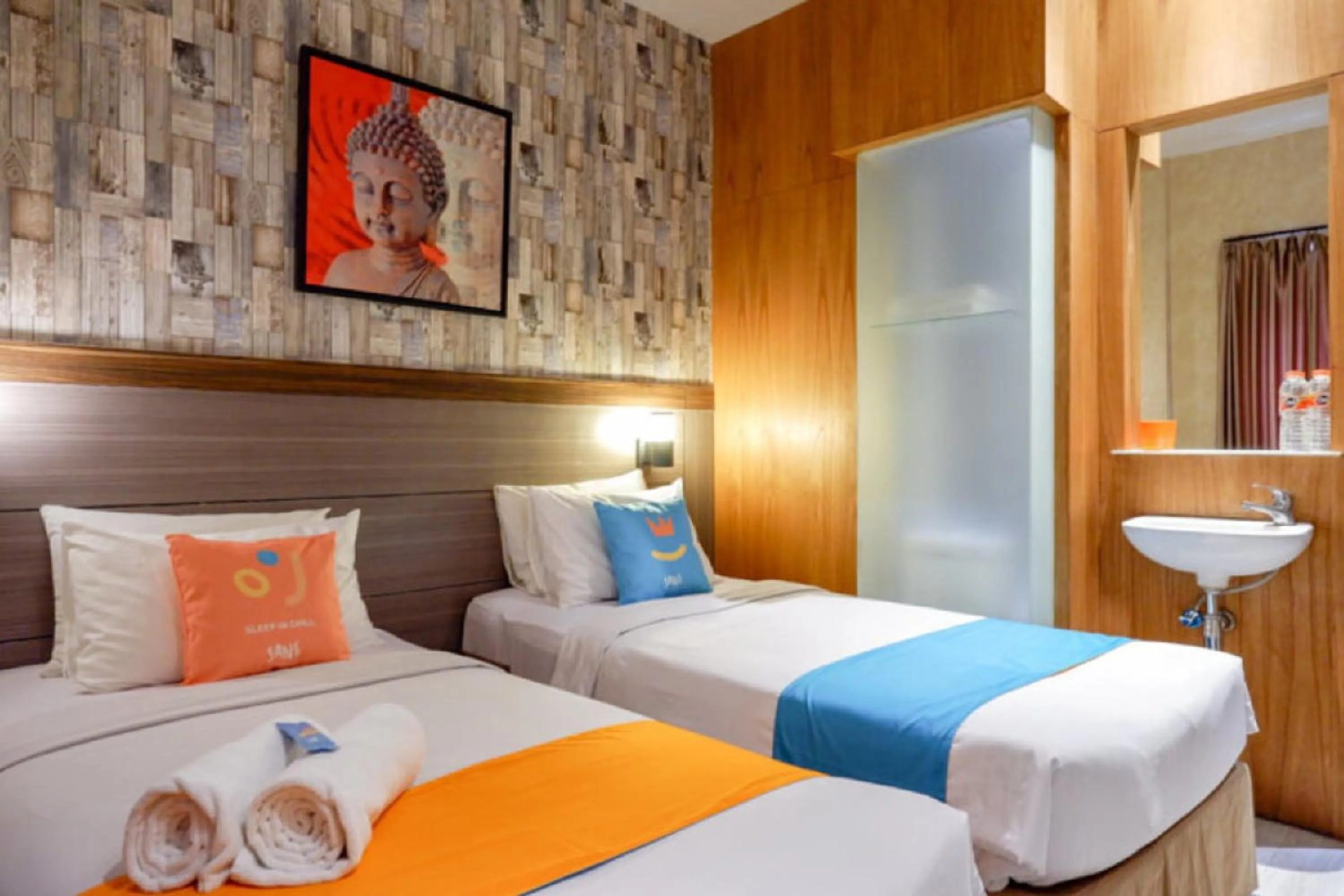 Bedroom, Bed in Sans Hotel Ekkon Yogyakarta by Reddoorz