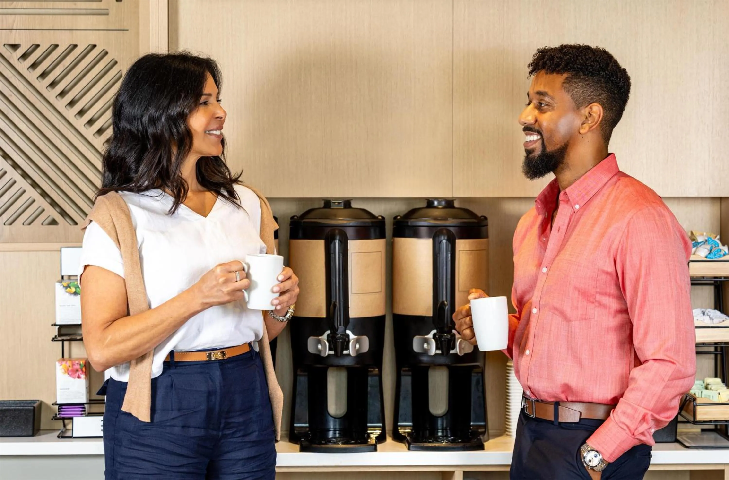 Coffee/tea facilities in Hyatt House The Woodlands-Shenandoah