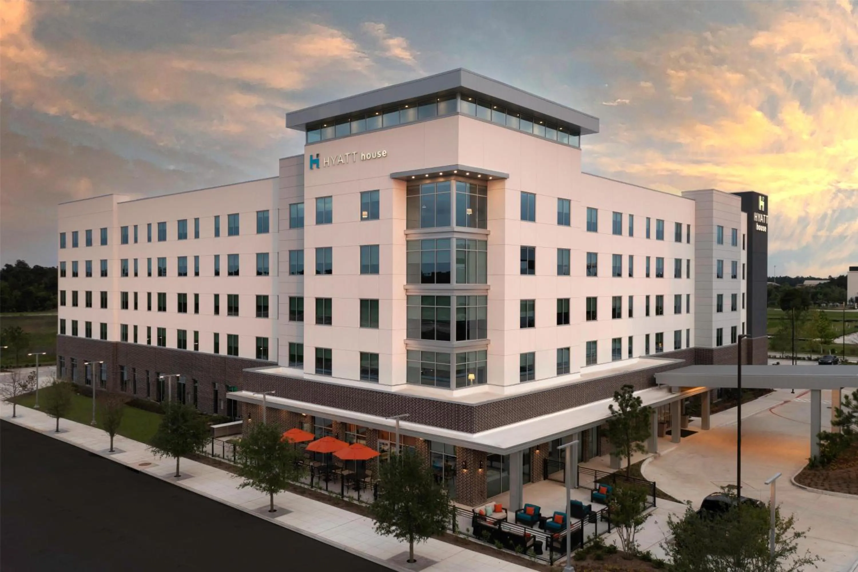 Property building in Hyatt House The Woodlands-Shenandoah