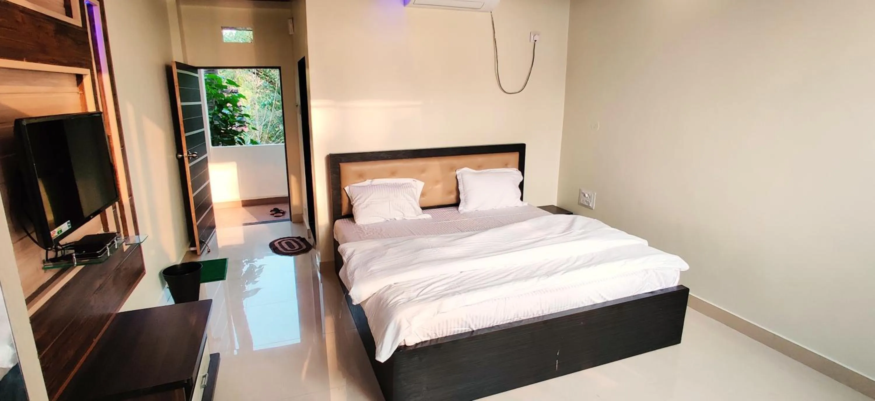 Bed in Happy Days Diveagar