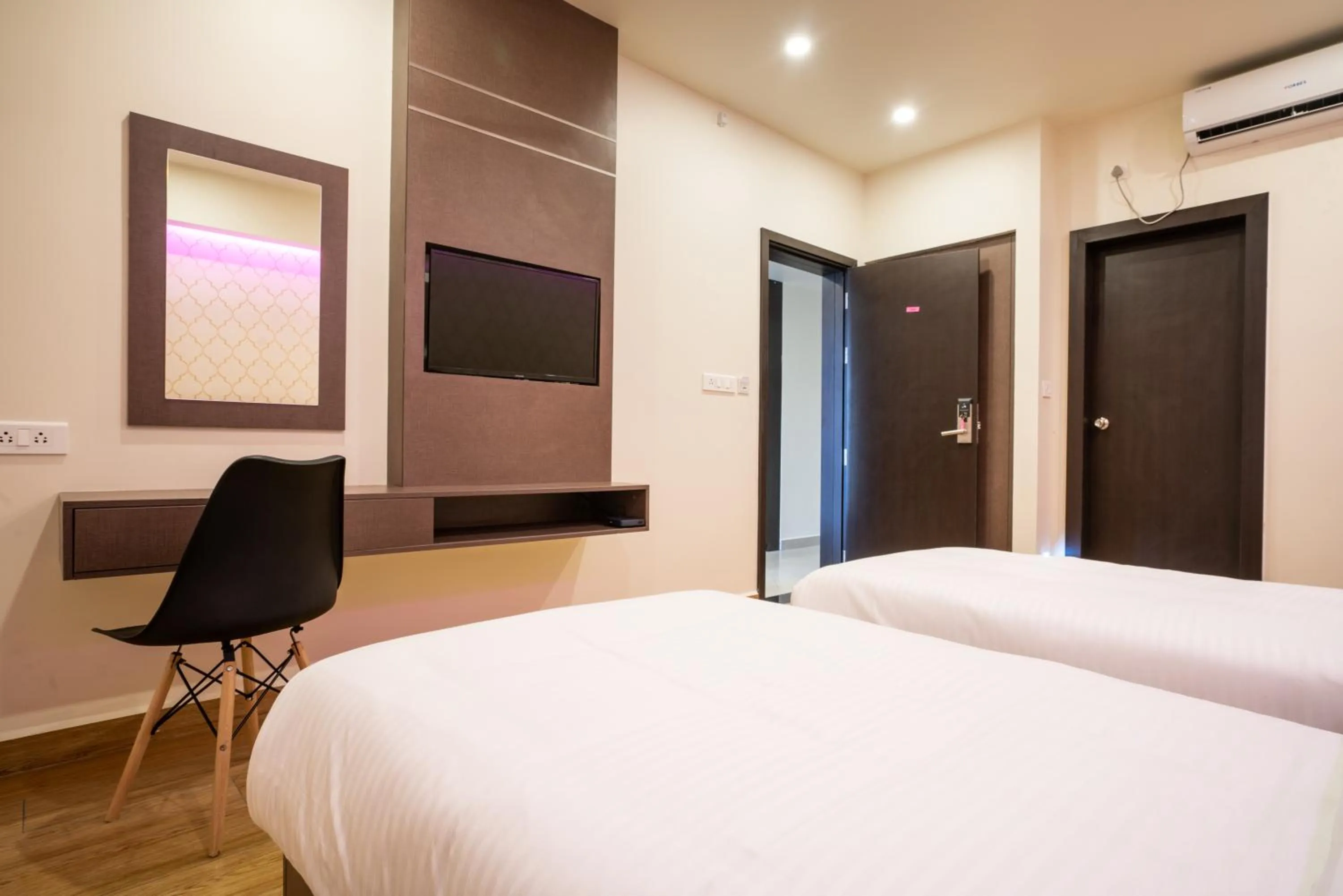 Bed in Lavender Infopark Kochi