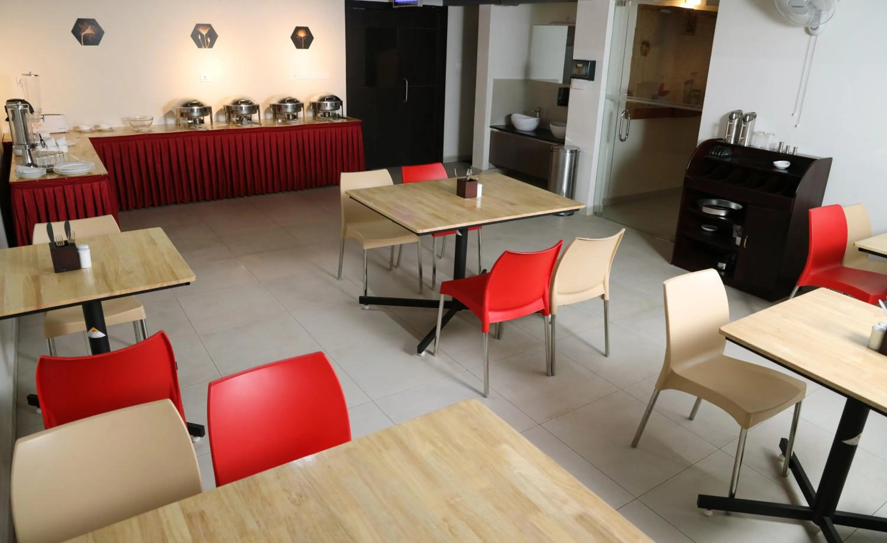 Restaurant/places to eat in Lavender Infopark Kochi