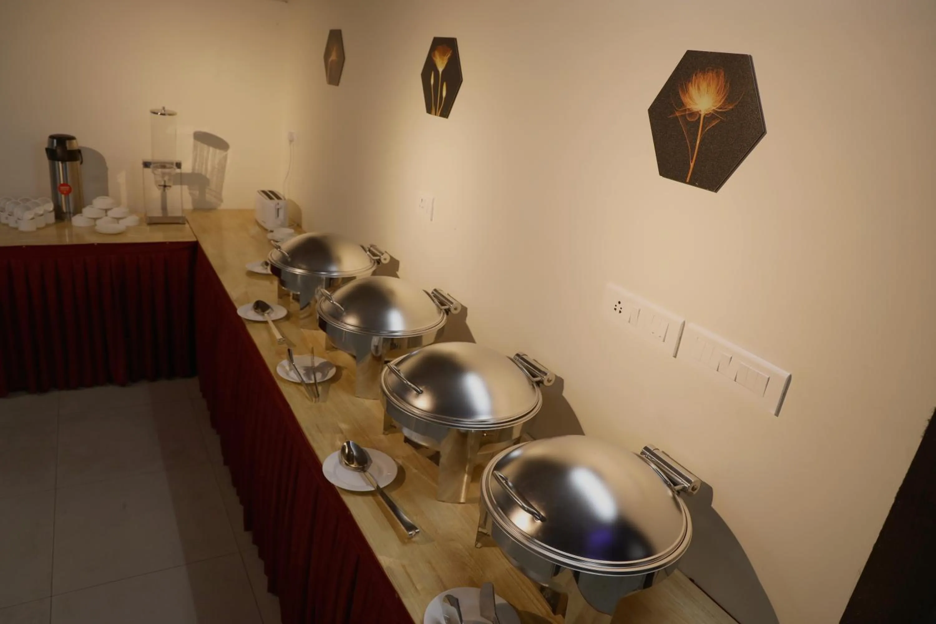 Restaurant/places to eat in Lavender Infopark Kochi