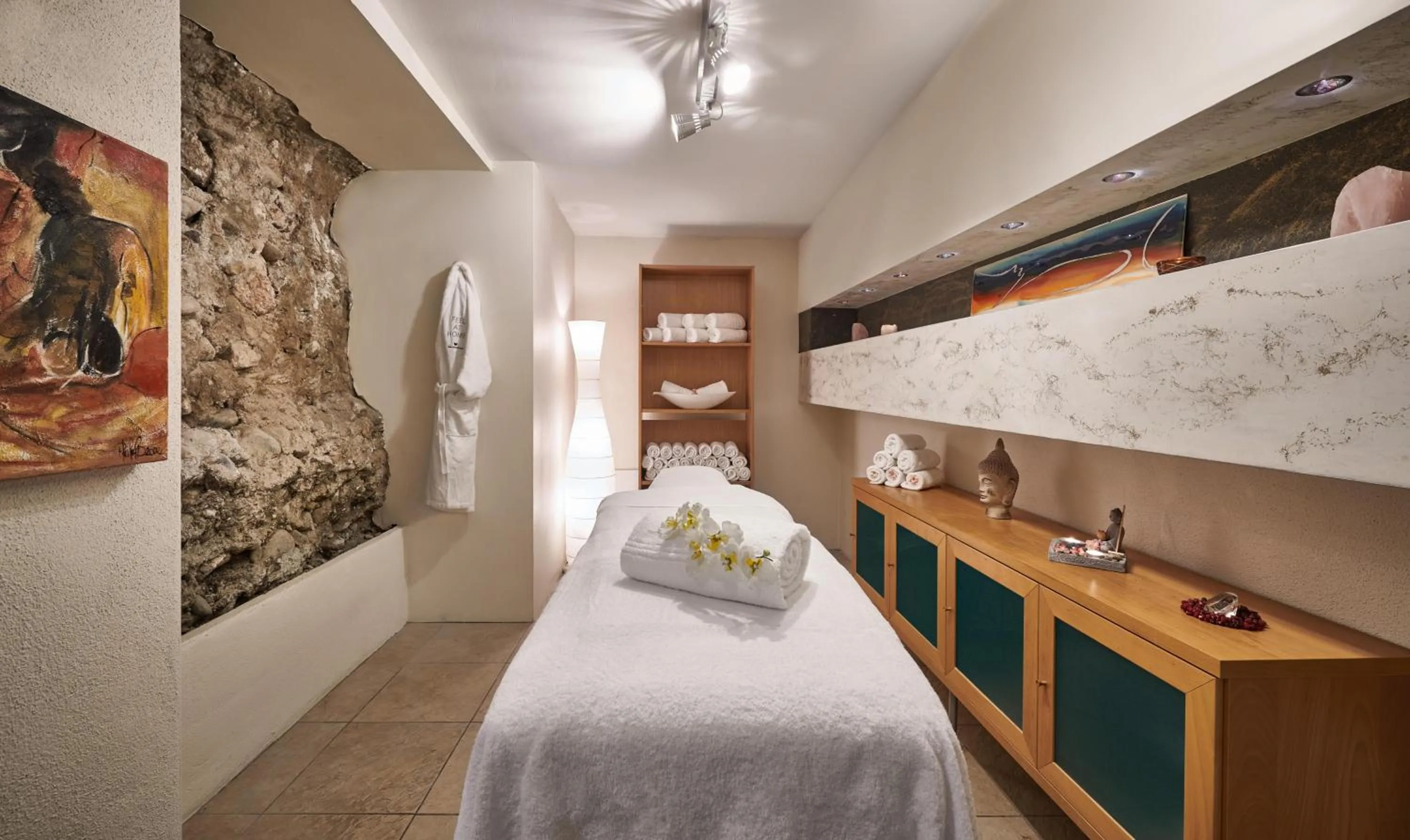 Spa and wellness centre/facilities, Bed in Hotel Schwarzer Adler Innsbruck