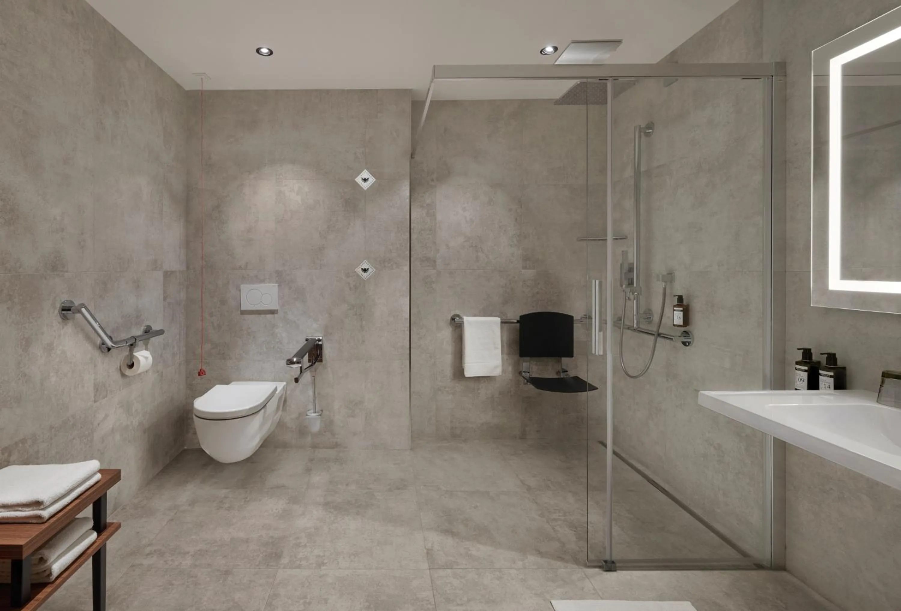 Bathroom in Hotel Schwarzer Adler Innsbruck