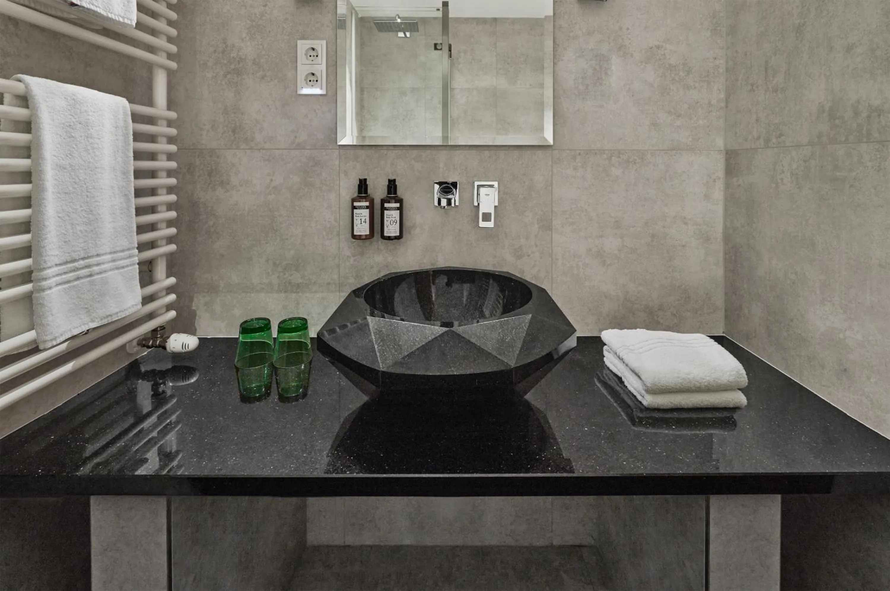 Bathroom in Hotel Schwarzer Adler Innsbruck