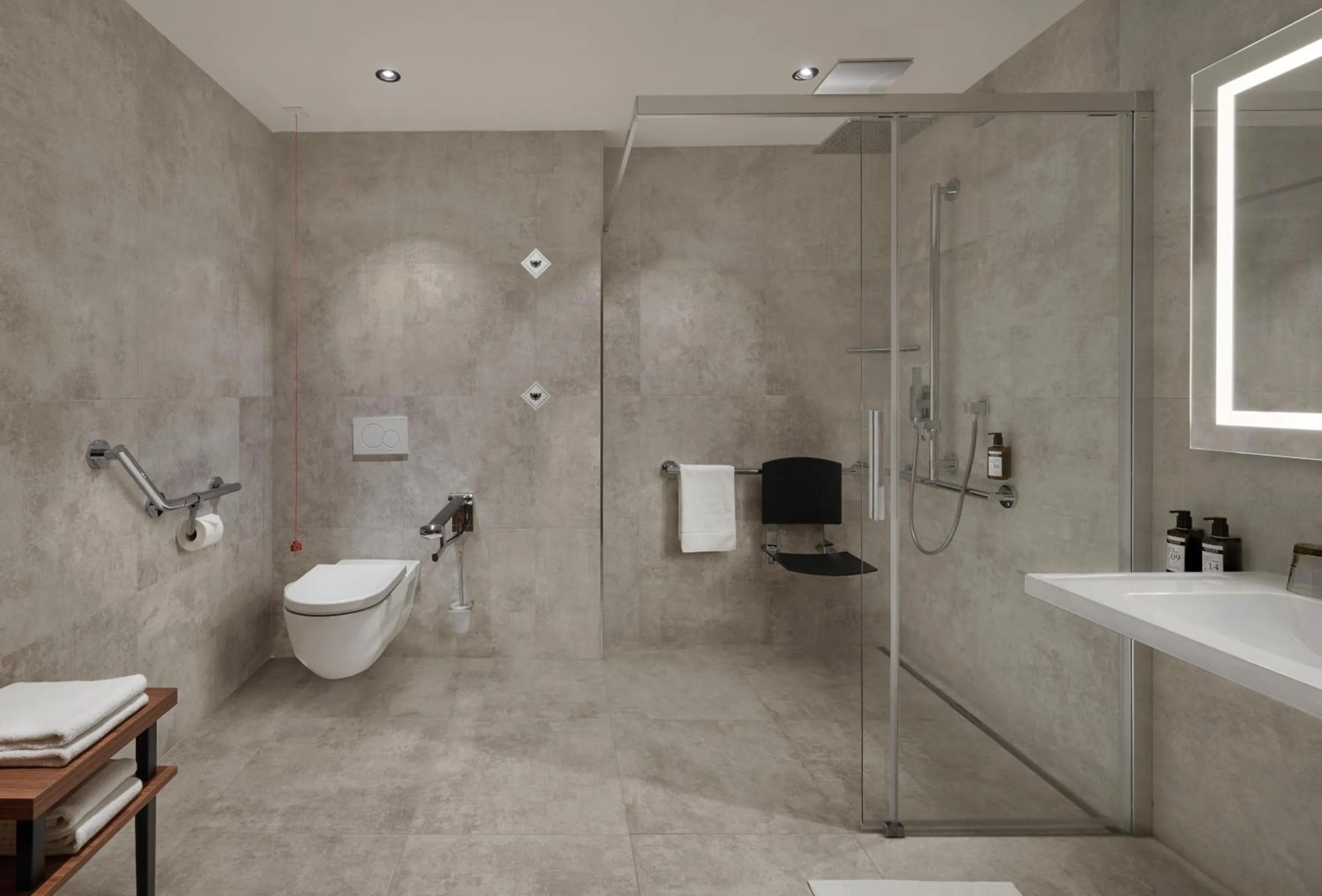 Bathroom in Hotel Schwarzer Adler Innsbruck