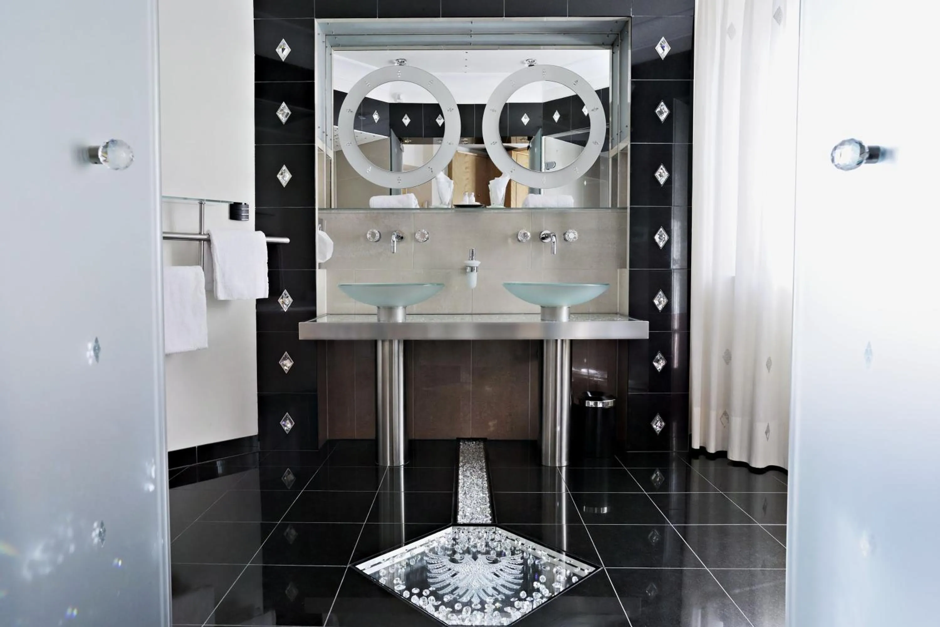 Bathroom in Hotel Schwarzer Adler Innsbruck