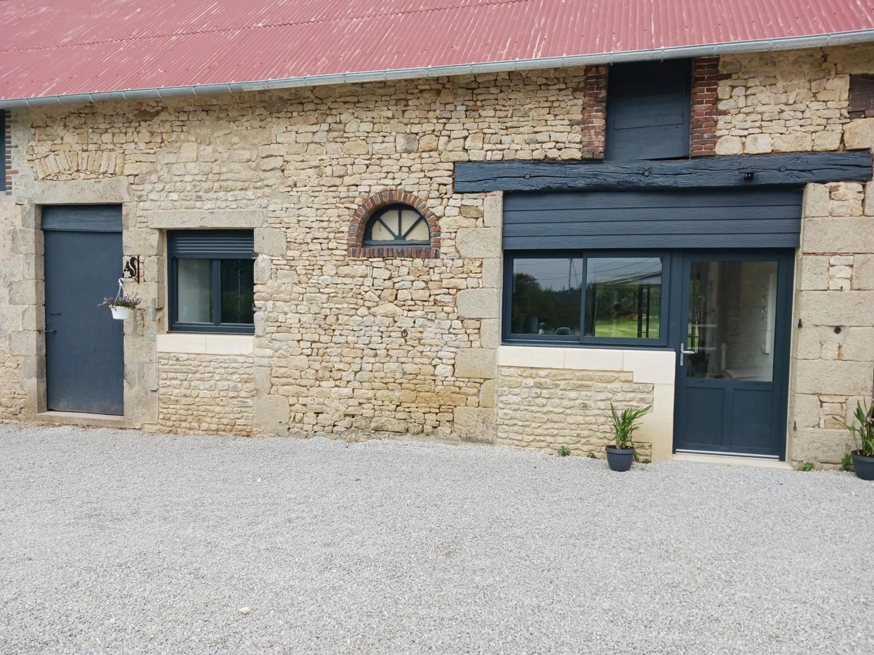 Facade/entrance in Domaine du clos henri