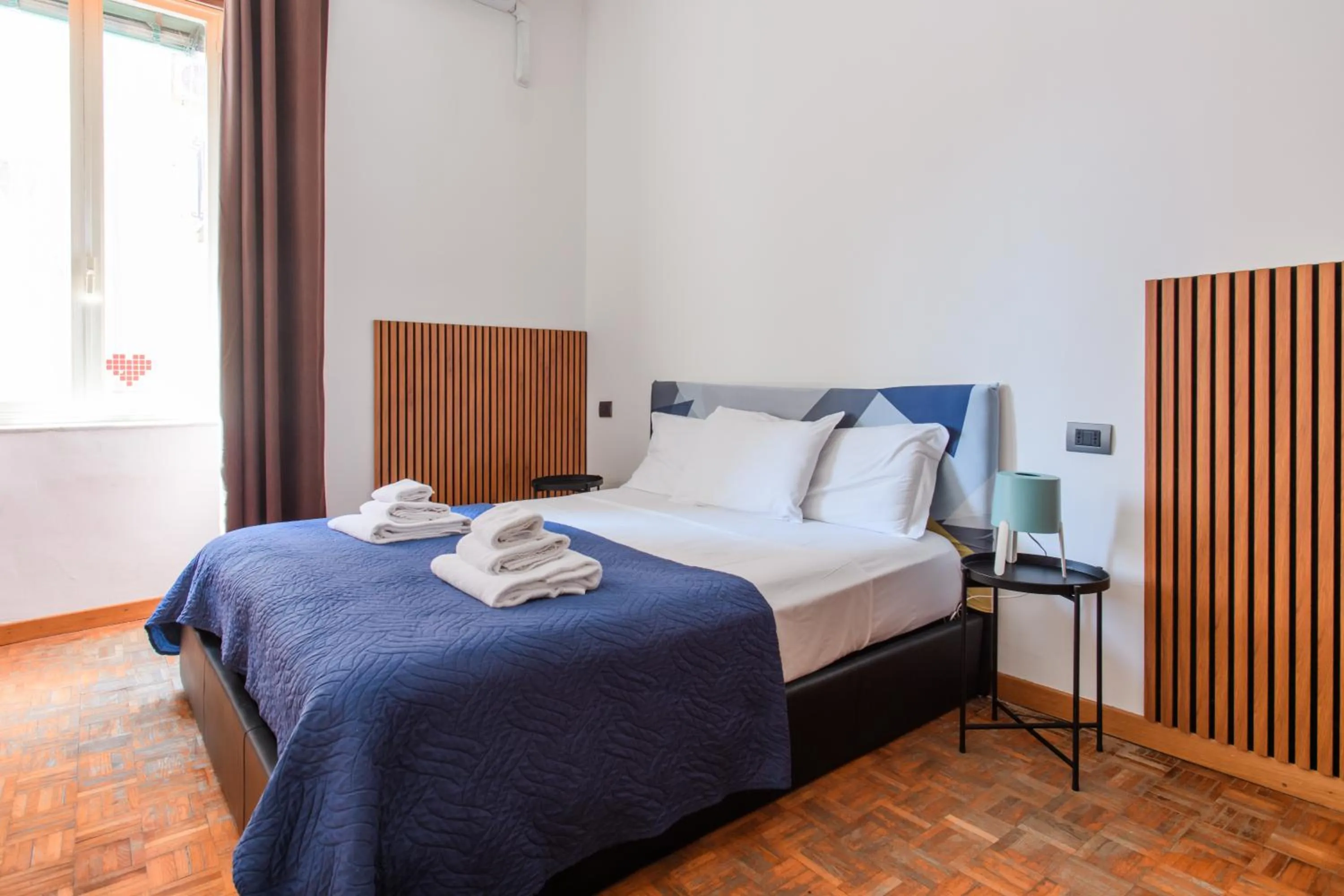 Bed in Inside Chiaia Rooms