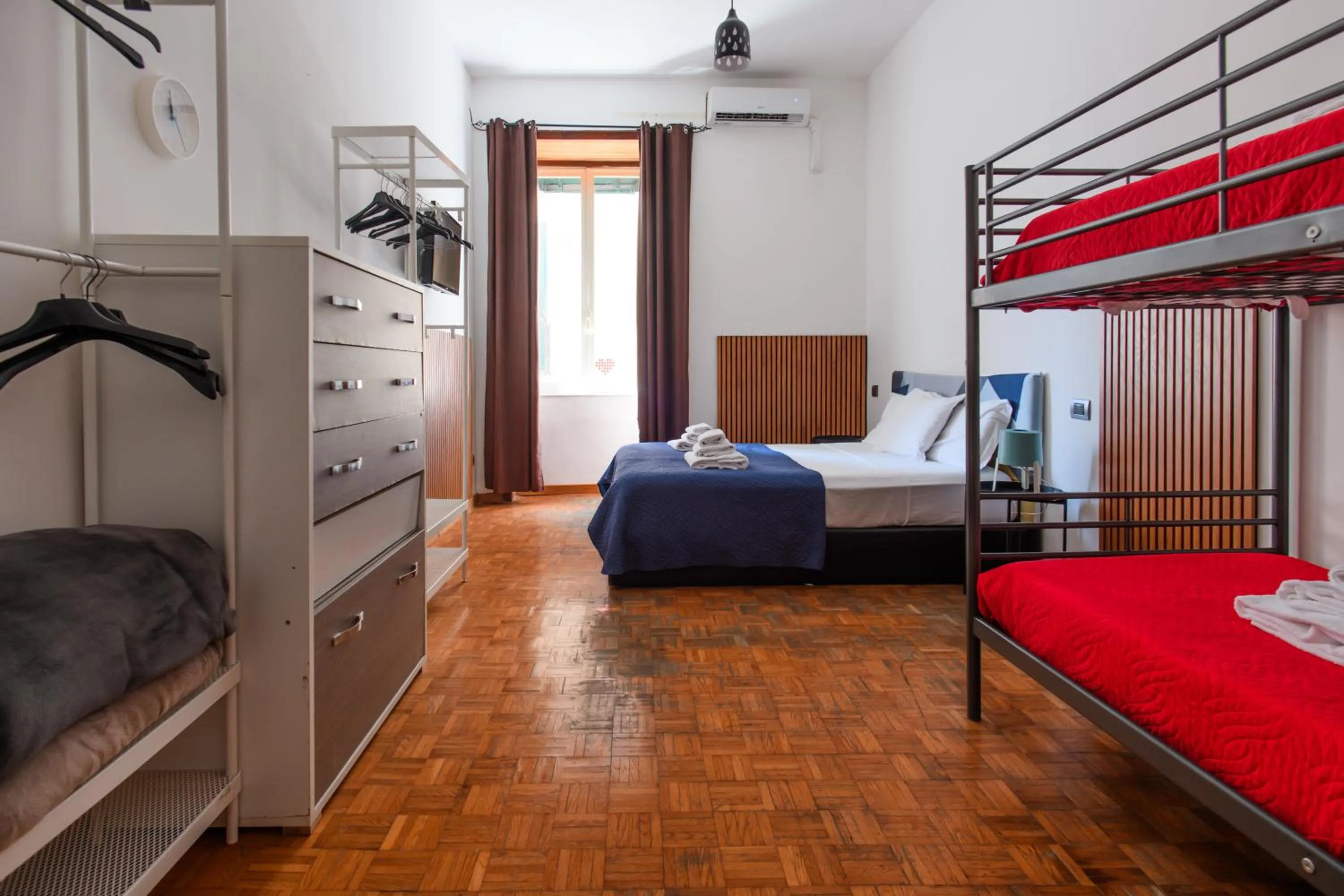 Bed in Inside Chiaia Rooms