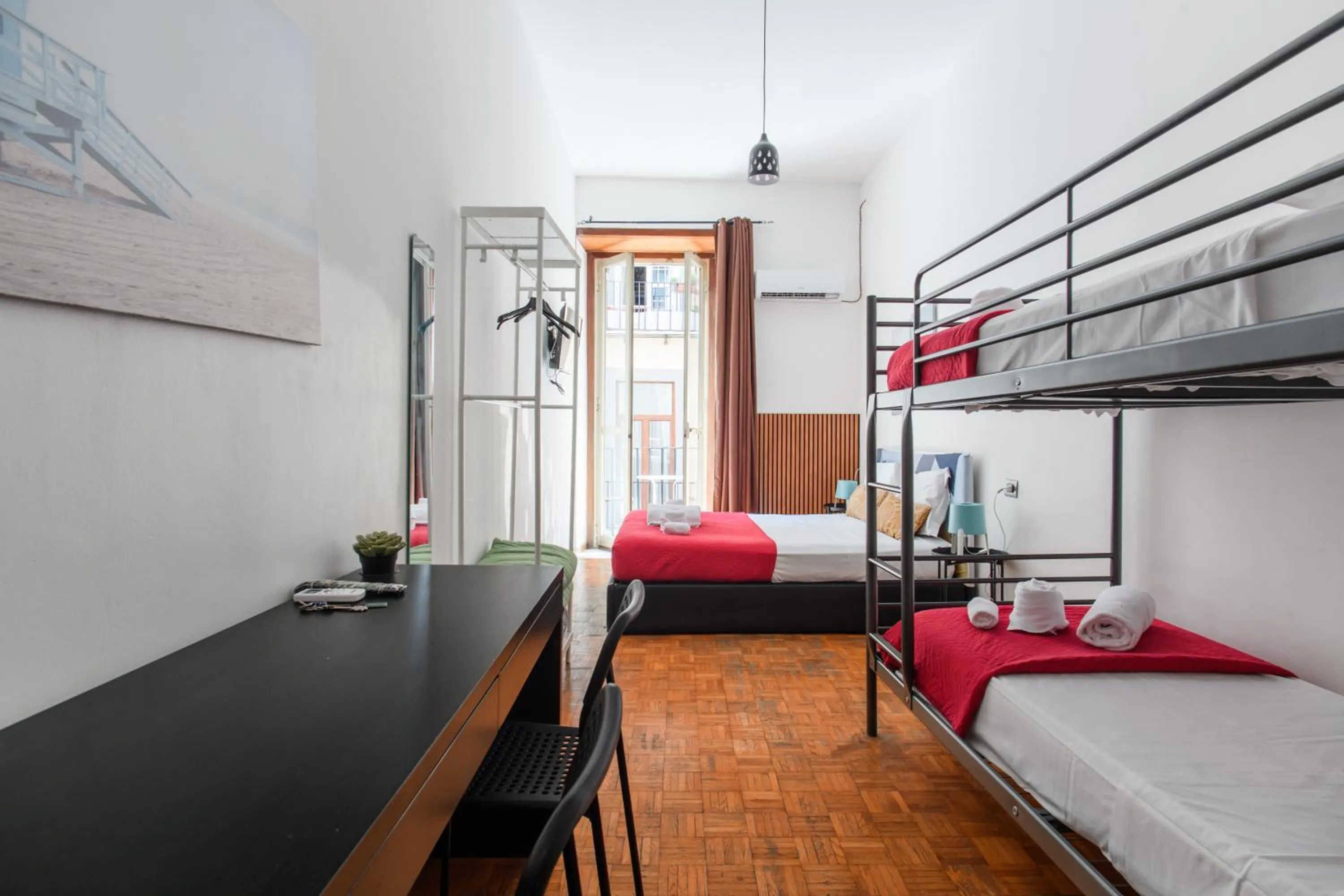 Bedroom, Bed in Inside Chiaia Rooms