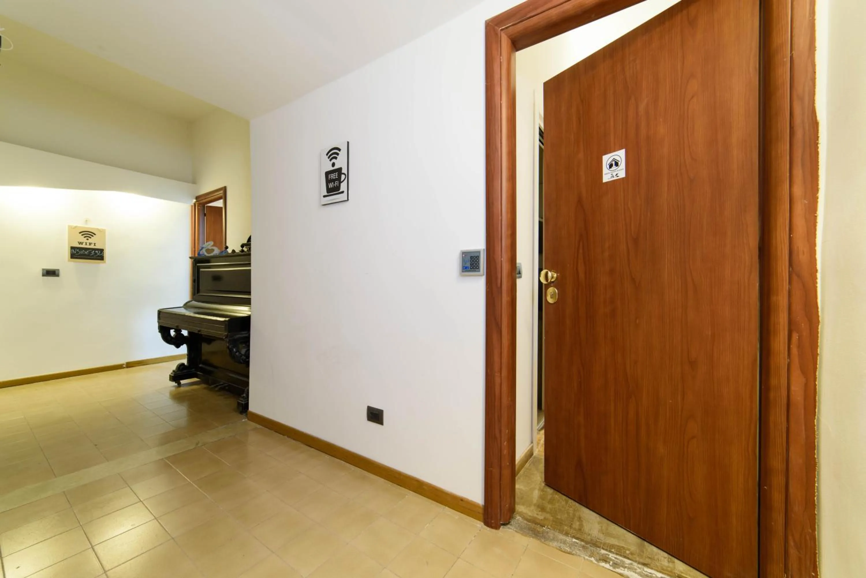 Property building in Inside Chiaia Rooms