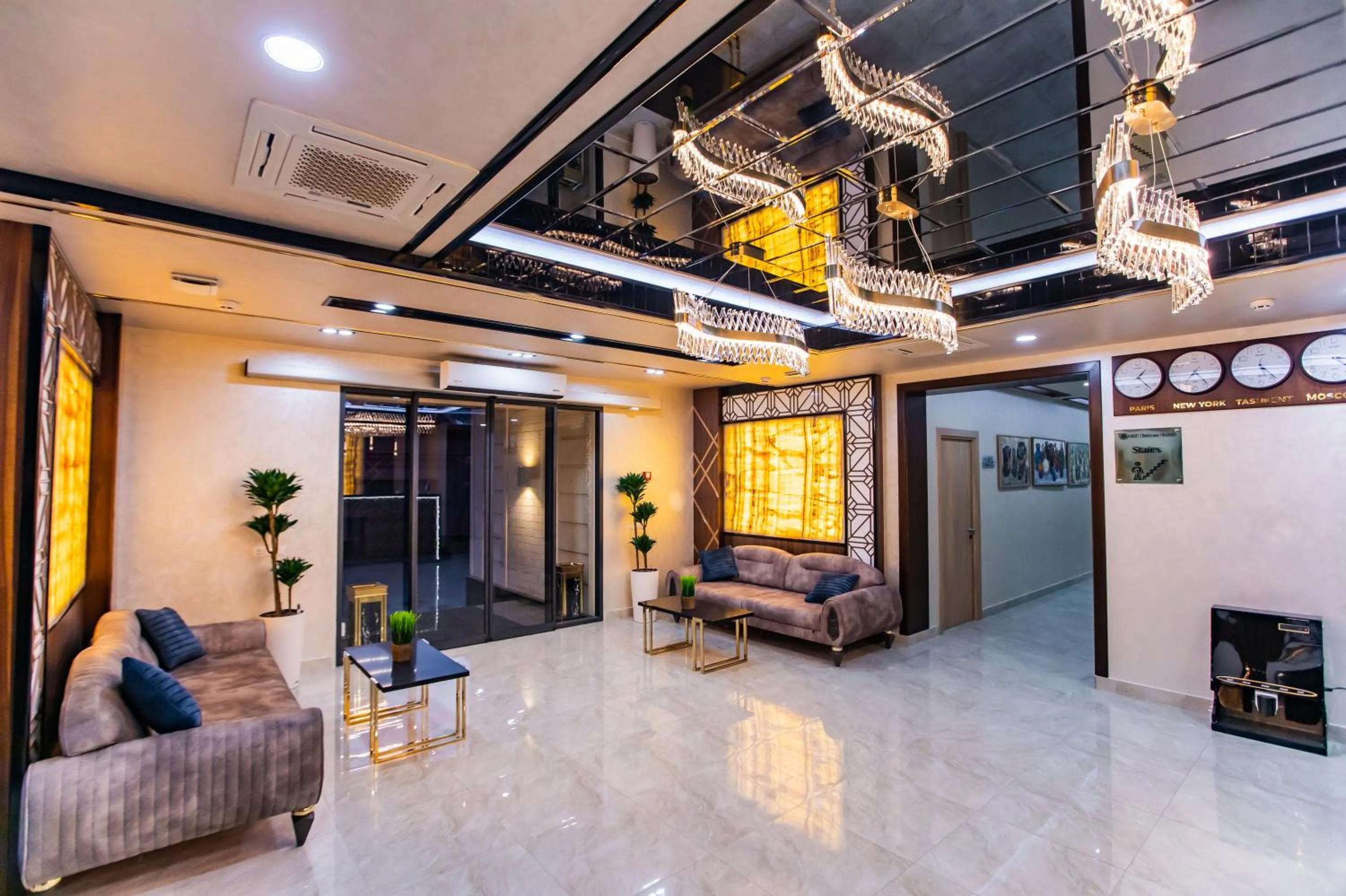 Lobby or reception in Art Deluxe Hotel