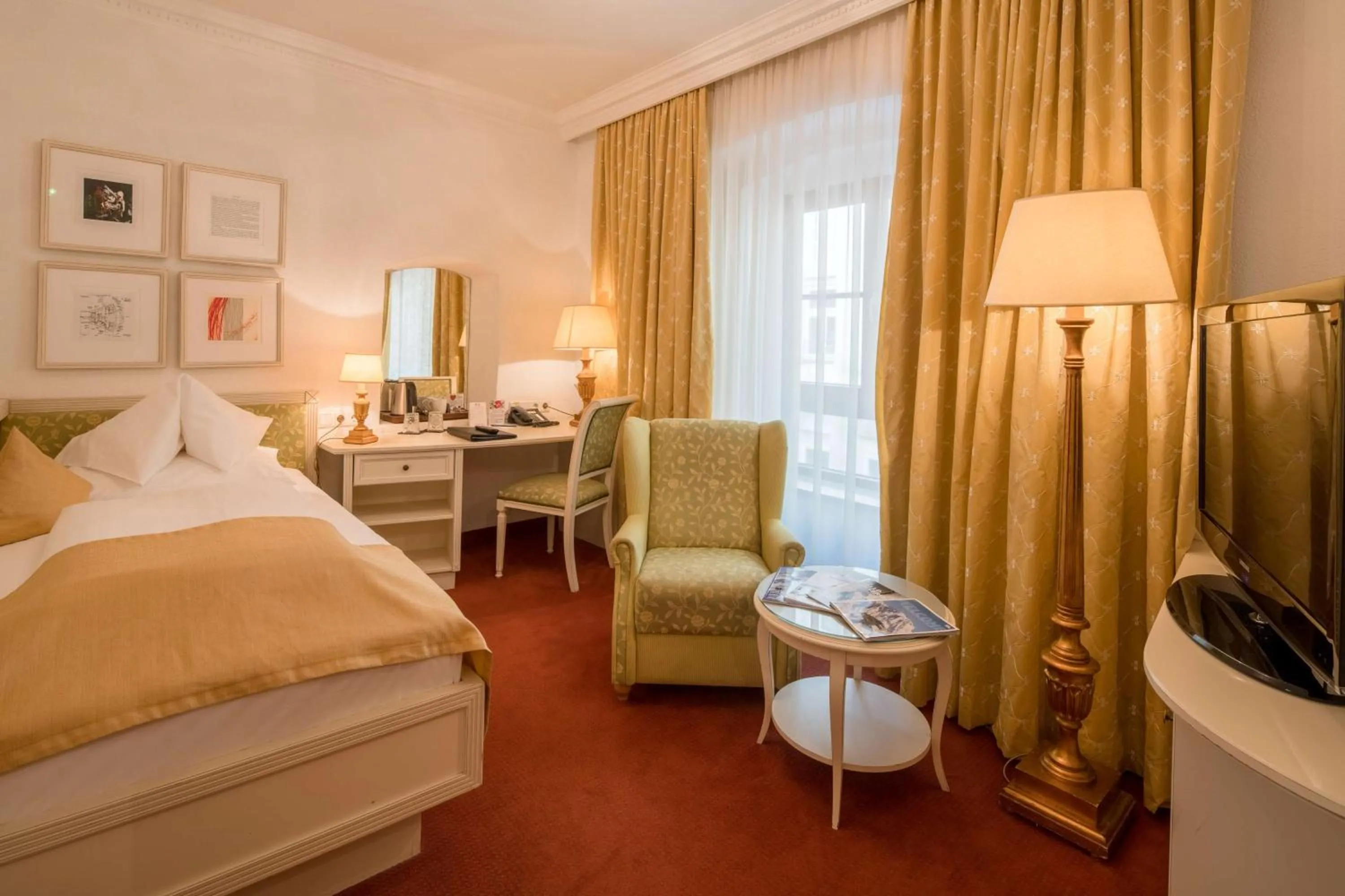 Bedroom, Bed in Hotel Goldener Adler, BW Signature Collection