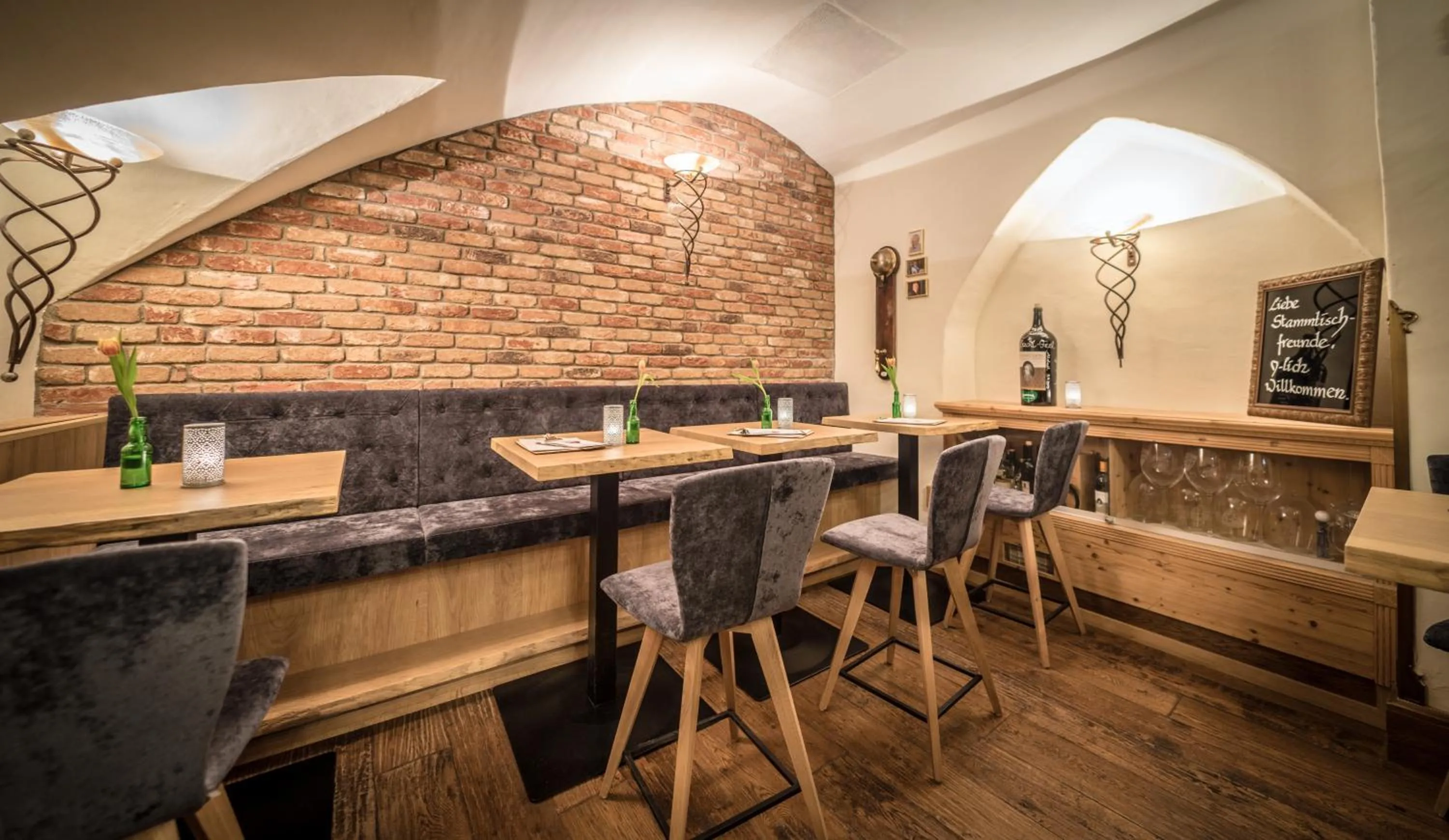 Restaurant/places to eat in Hotel Goldener Adler, BW Signature Collection