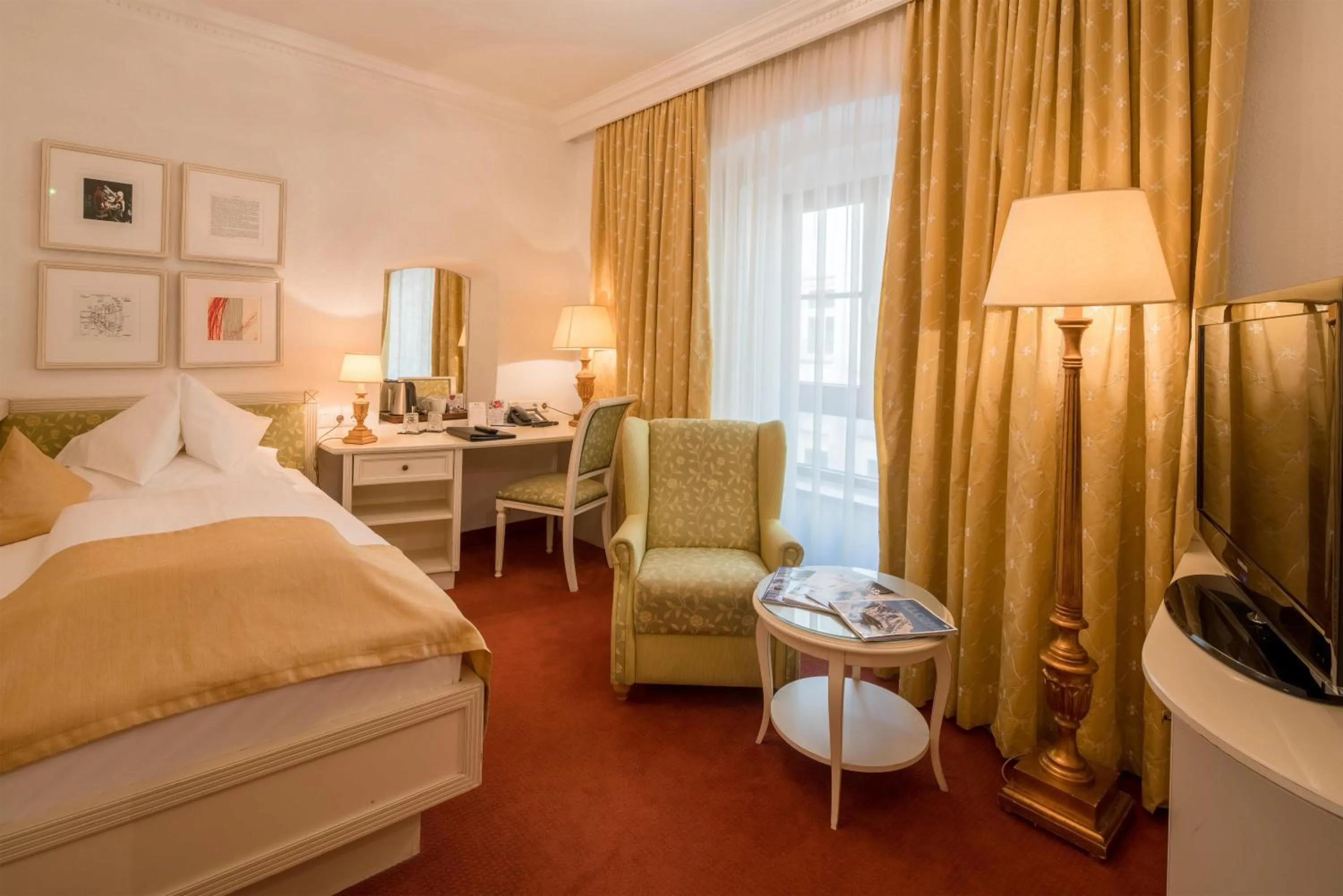 Bedroom, Bed in Hotel Goldener Adler, BW Signature Collection