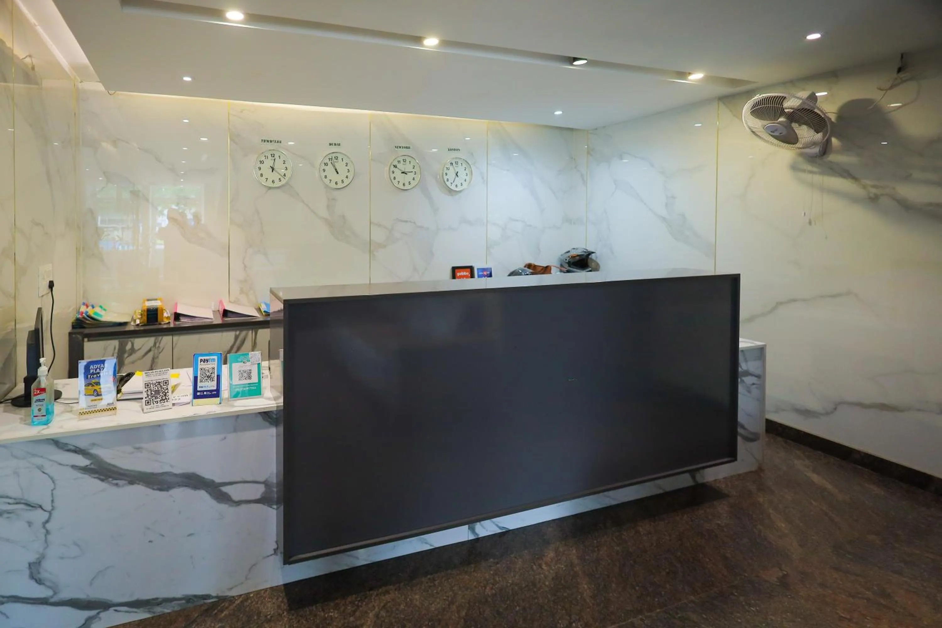 Lobby or reception in Adyar Plaza Inn by RAK Rooms, Mangaluru