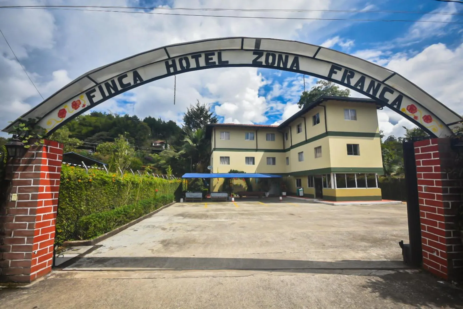 Property building in Finca Hotel Zona Franca