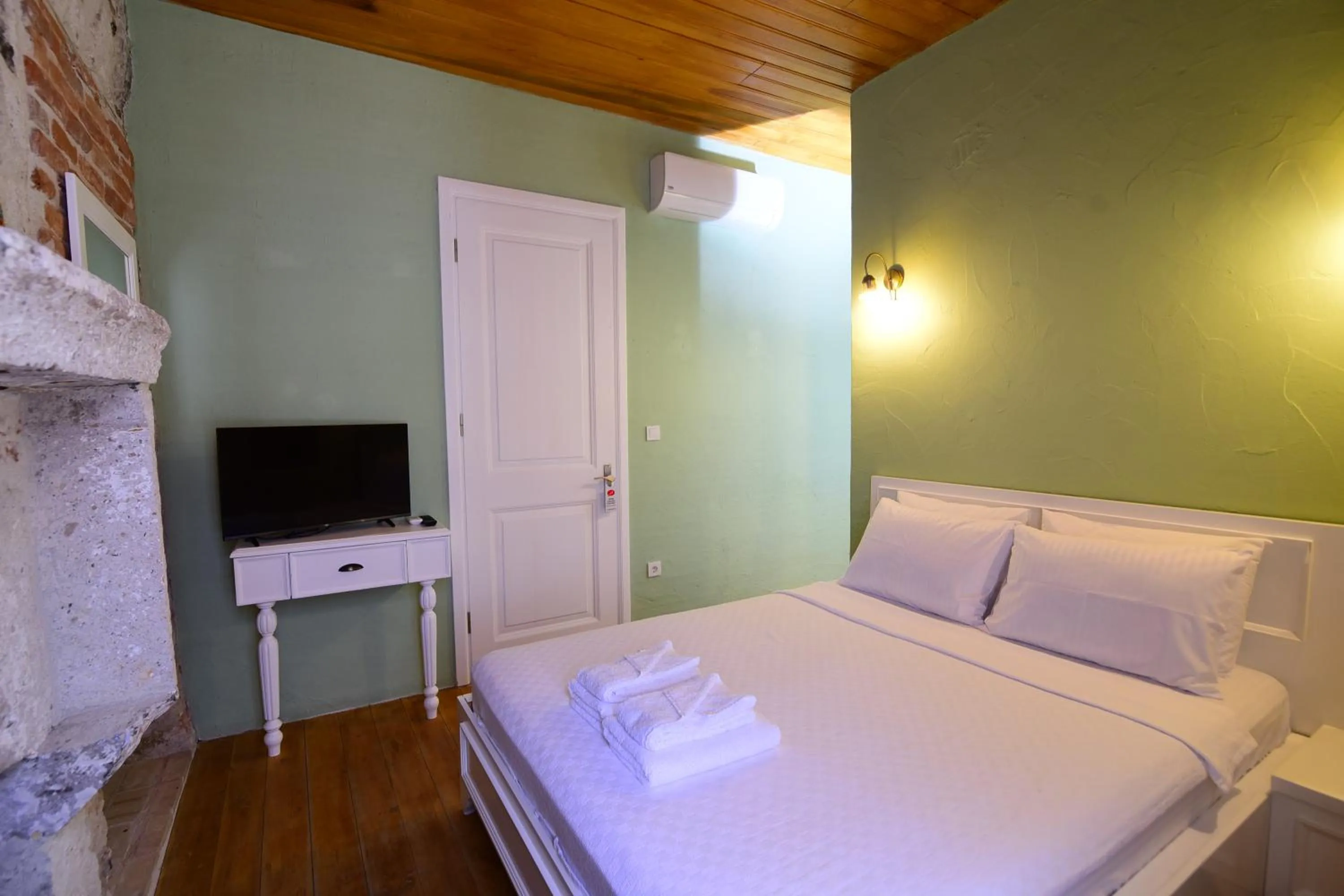 Photo of the whole room, Bed in Jardin d'Azur Alaçatı