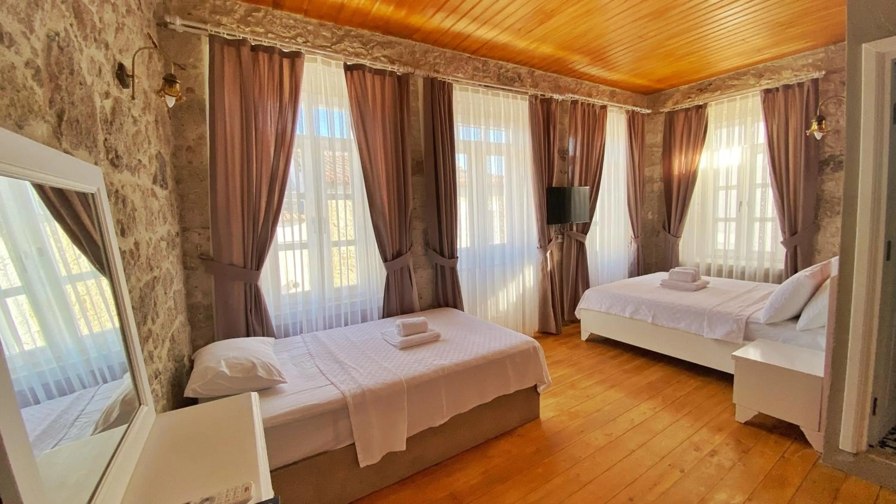 Photo of the whole room, Bed in Jardin d'Azur Alaçatı