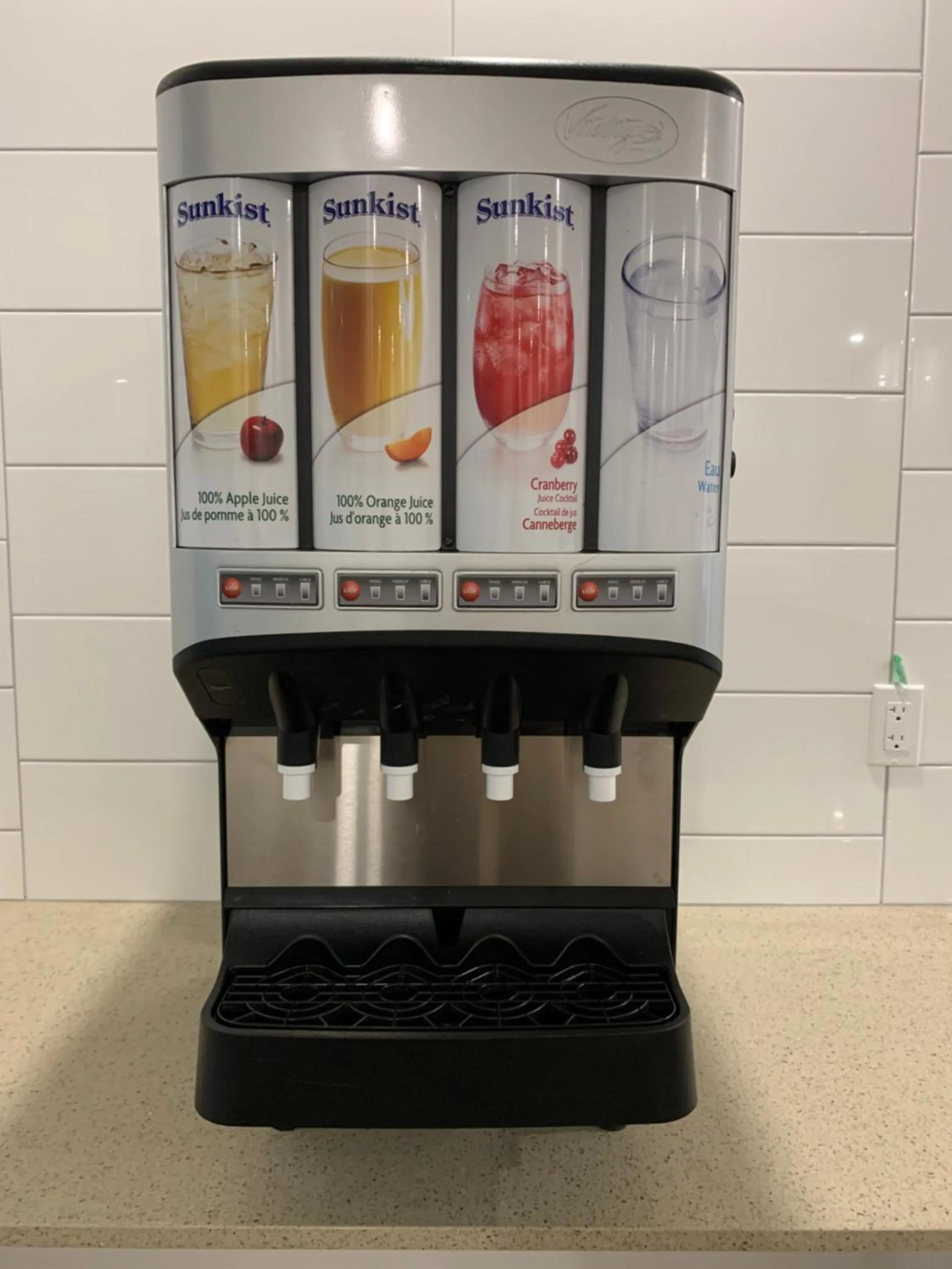 Breakfast in Meridian Inn & Suites Regina Airport