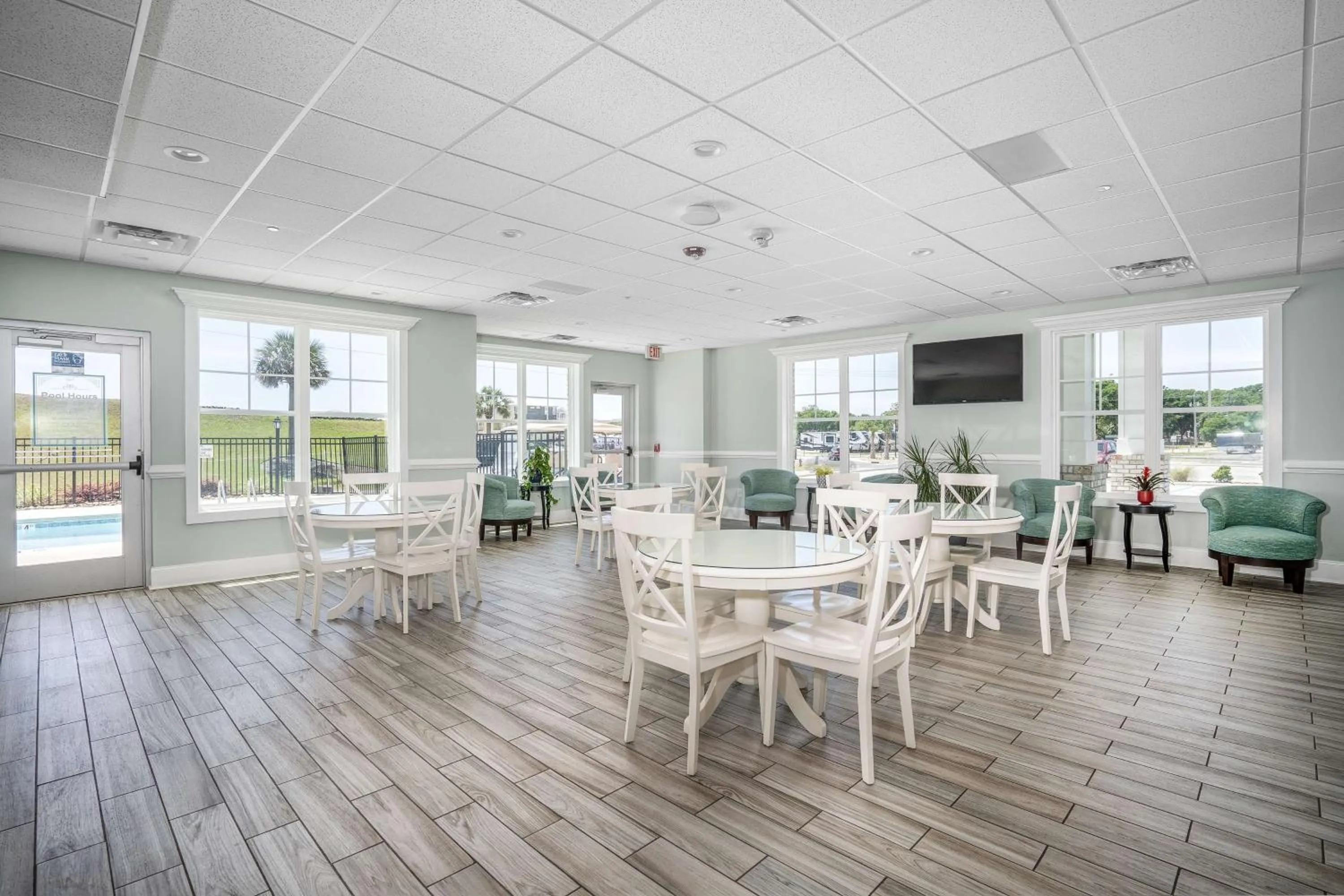 Restaurant/places to eat in Lighthouse Suites - Best Western Signature Collection