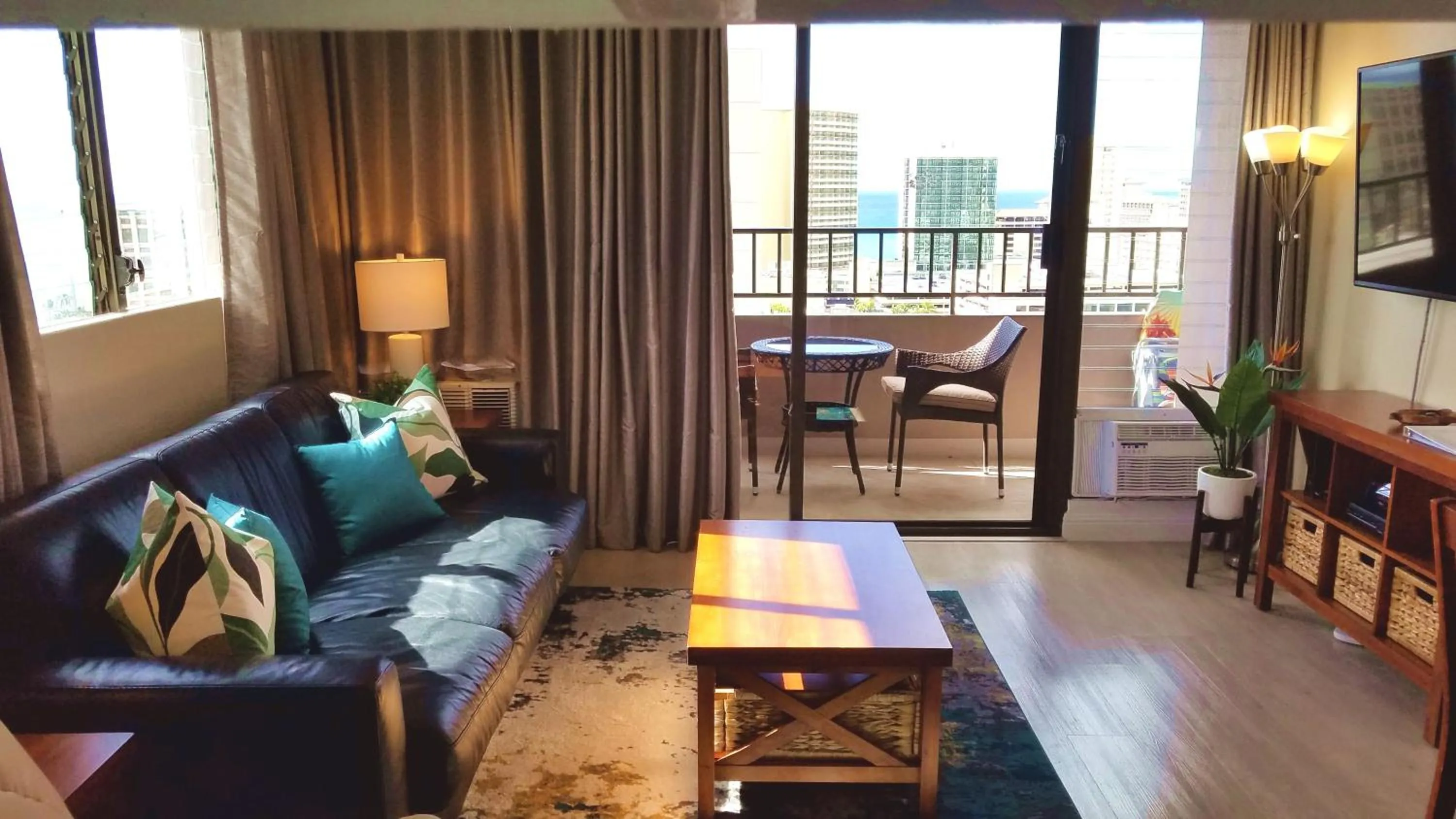 Waikiki Kuhio 1-bedrm Apt, Ocean view, Free Parking & Wifi