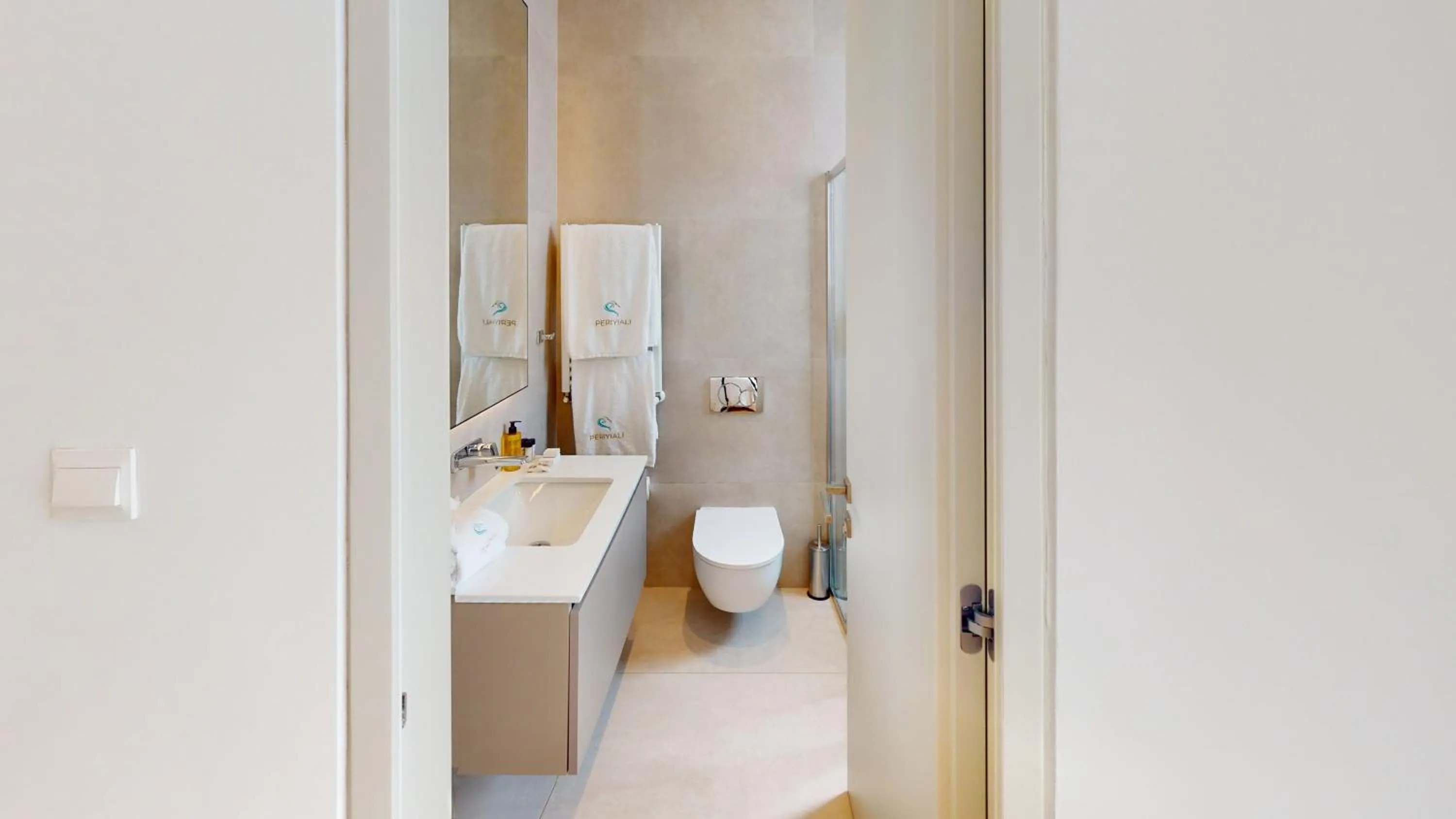 Bathroom in Periyiali Konnos Villas Beach Resort