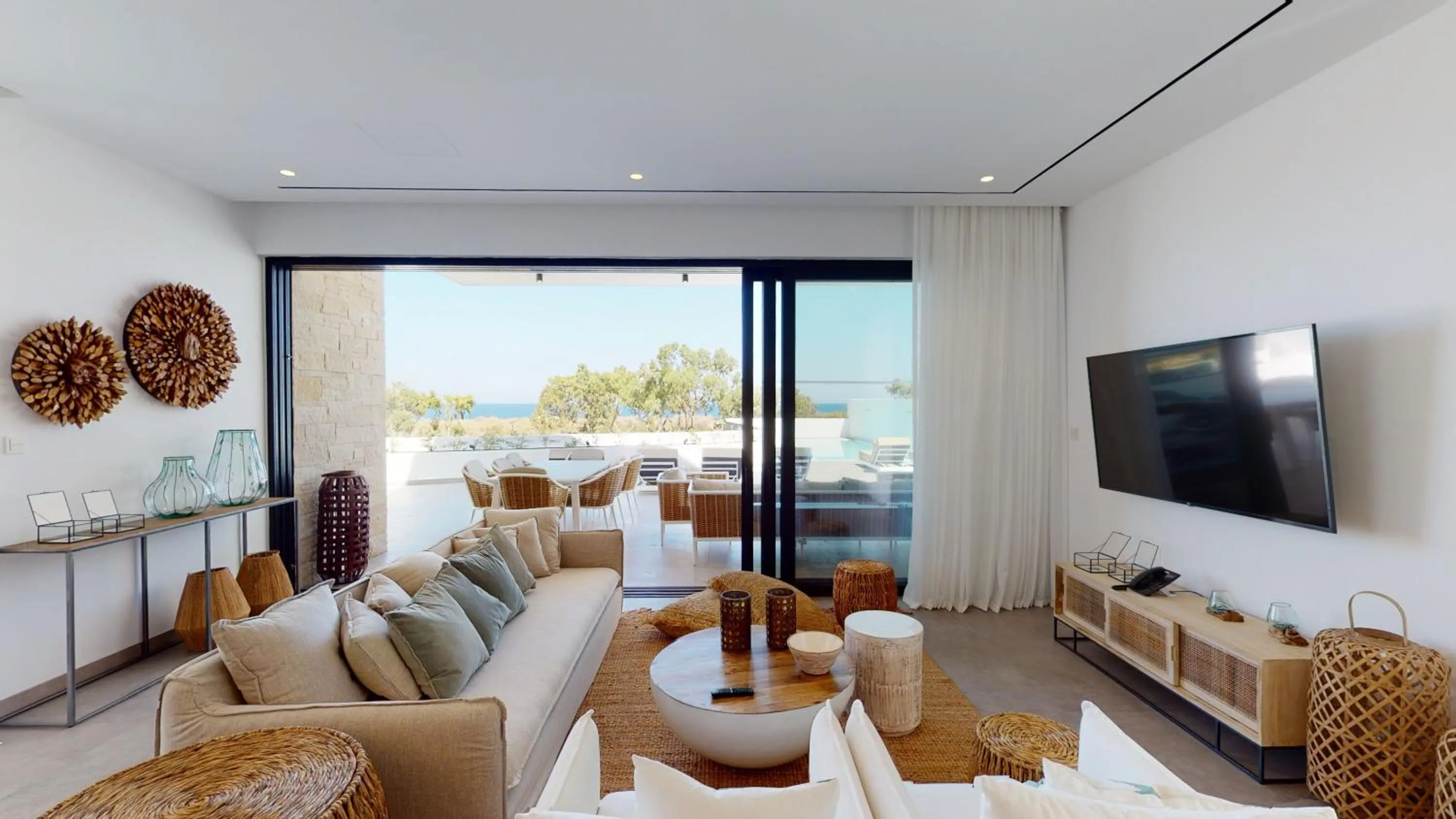 TV and multimedia in Periyiali Konnos Villas Beach Resort