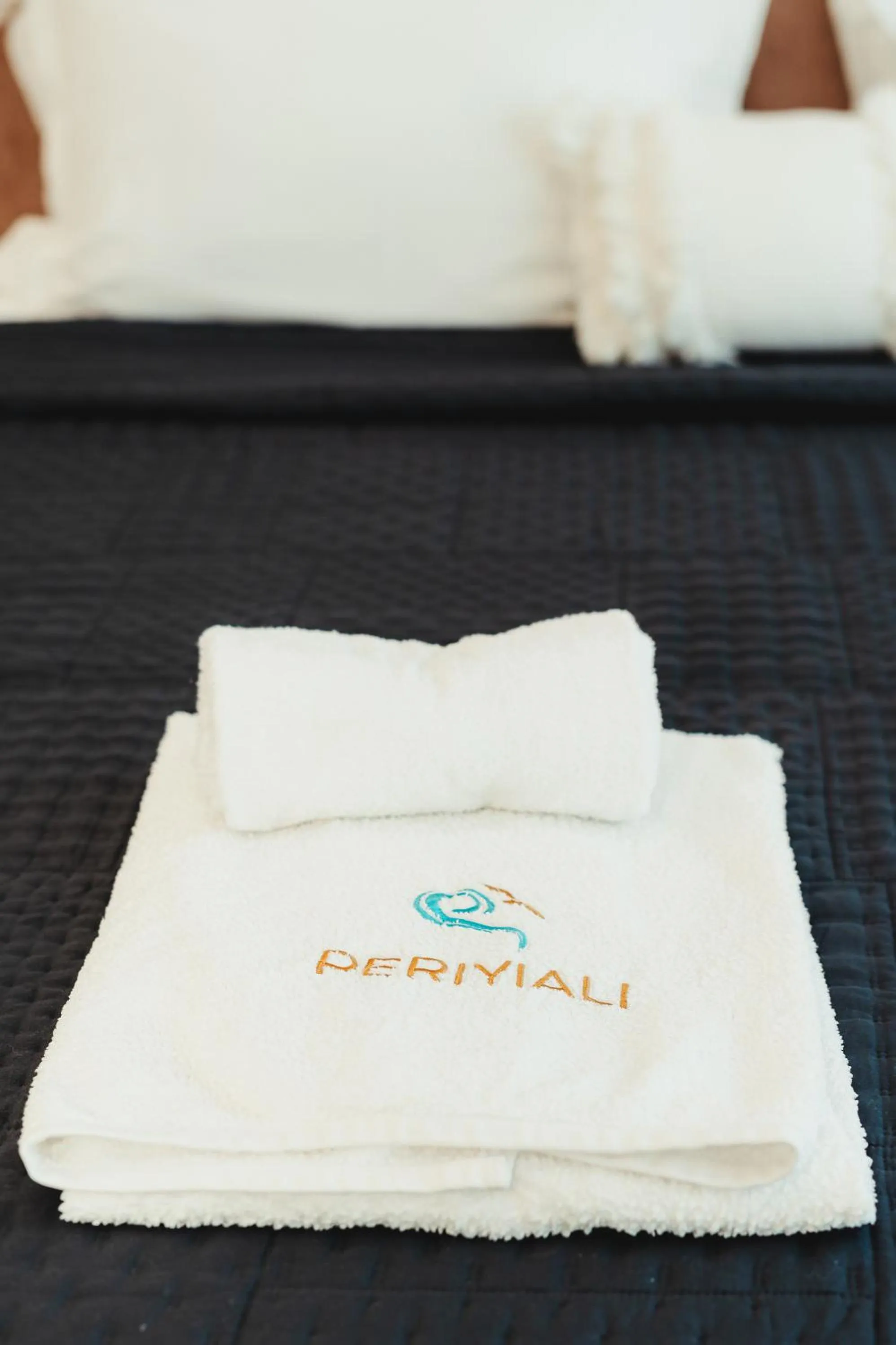 Bed in Periyiali Konnos Villas Beach Resort