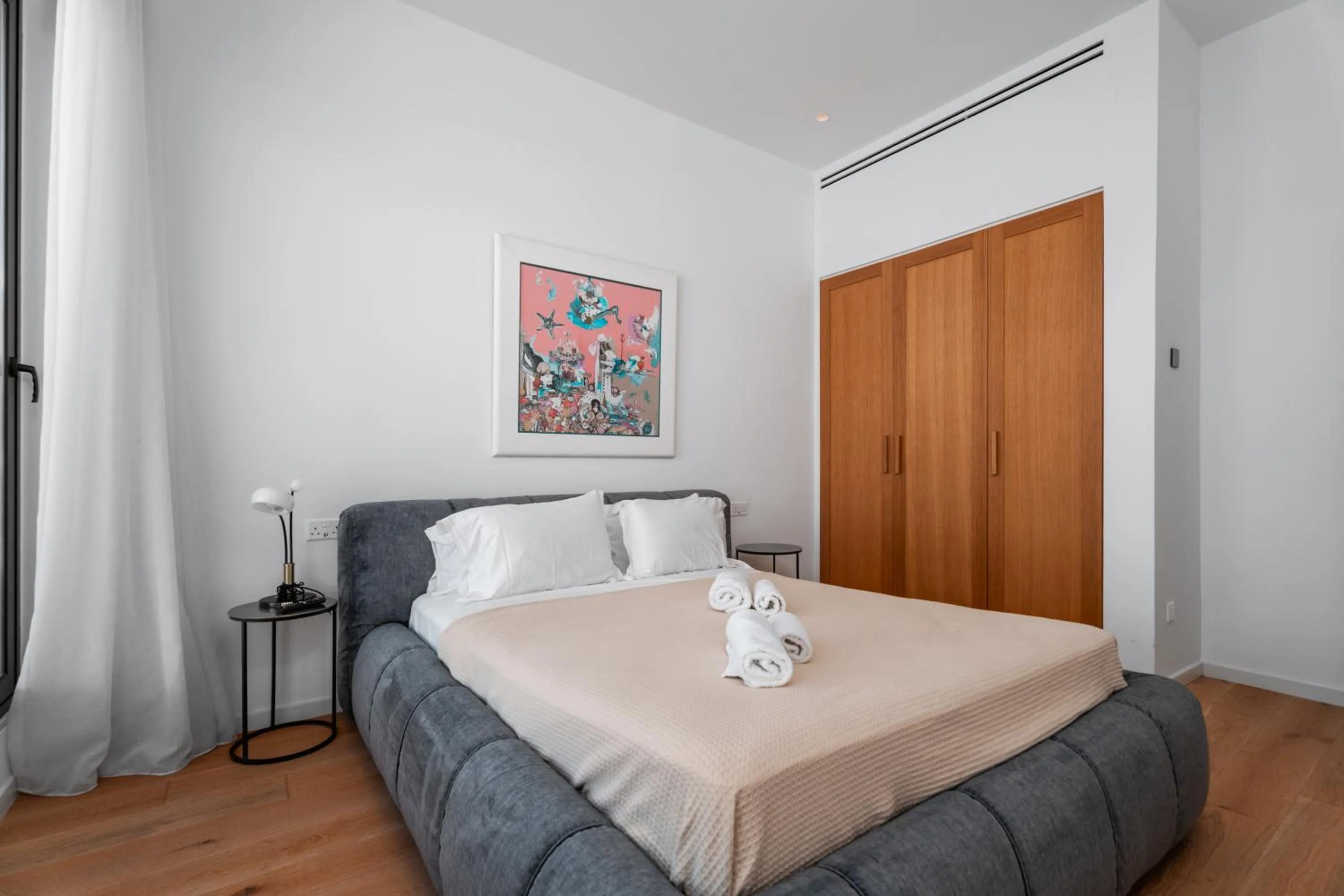 Bed in Periyiali Konnos Villas Beach Resort