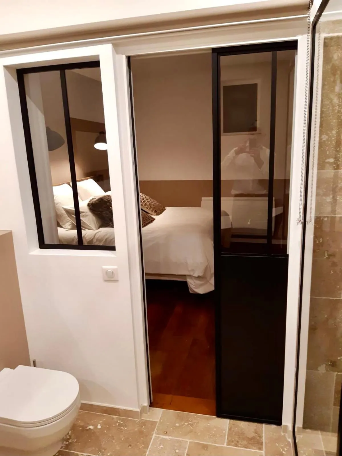 Bathroom, Bed in L'Atelier des Magnolias