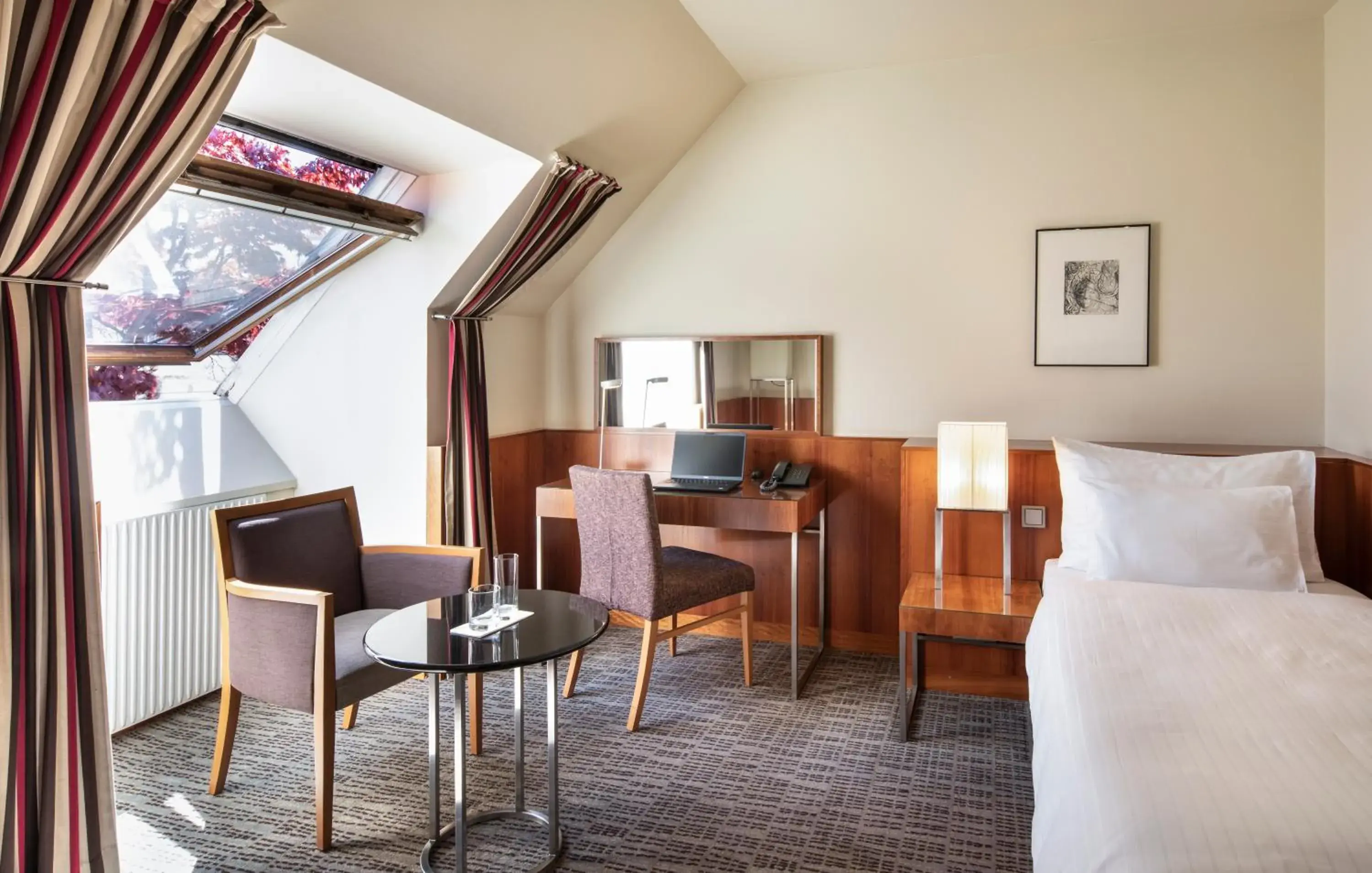 Solo Urban - single occupancy in K+K Hotel Maria Theresia Solo Urban - single occupancy in K+K Hotel Maria Theresia