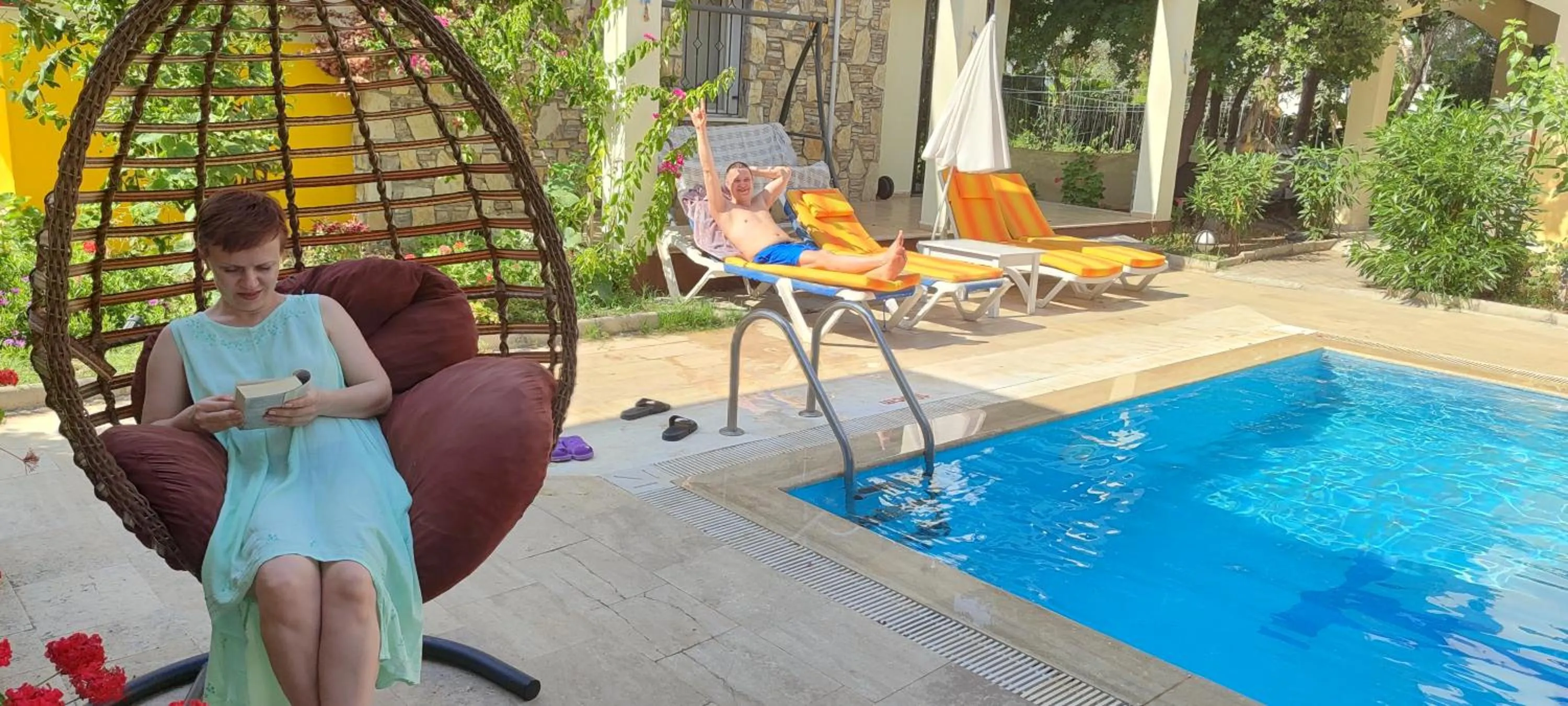 Guests in çileks apart otel