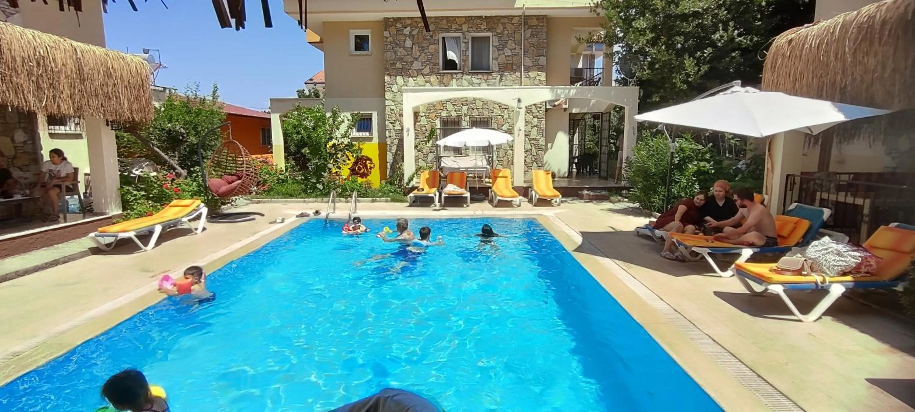 Property building in çileks apart otel