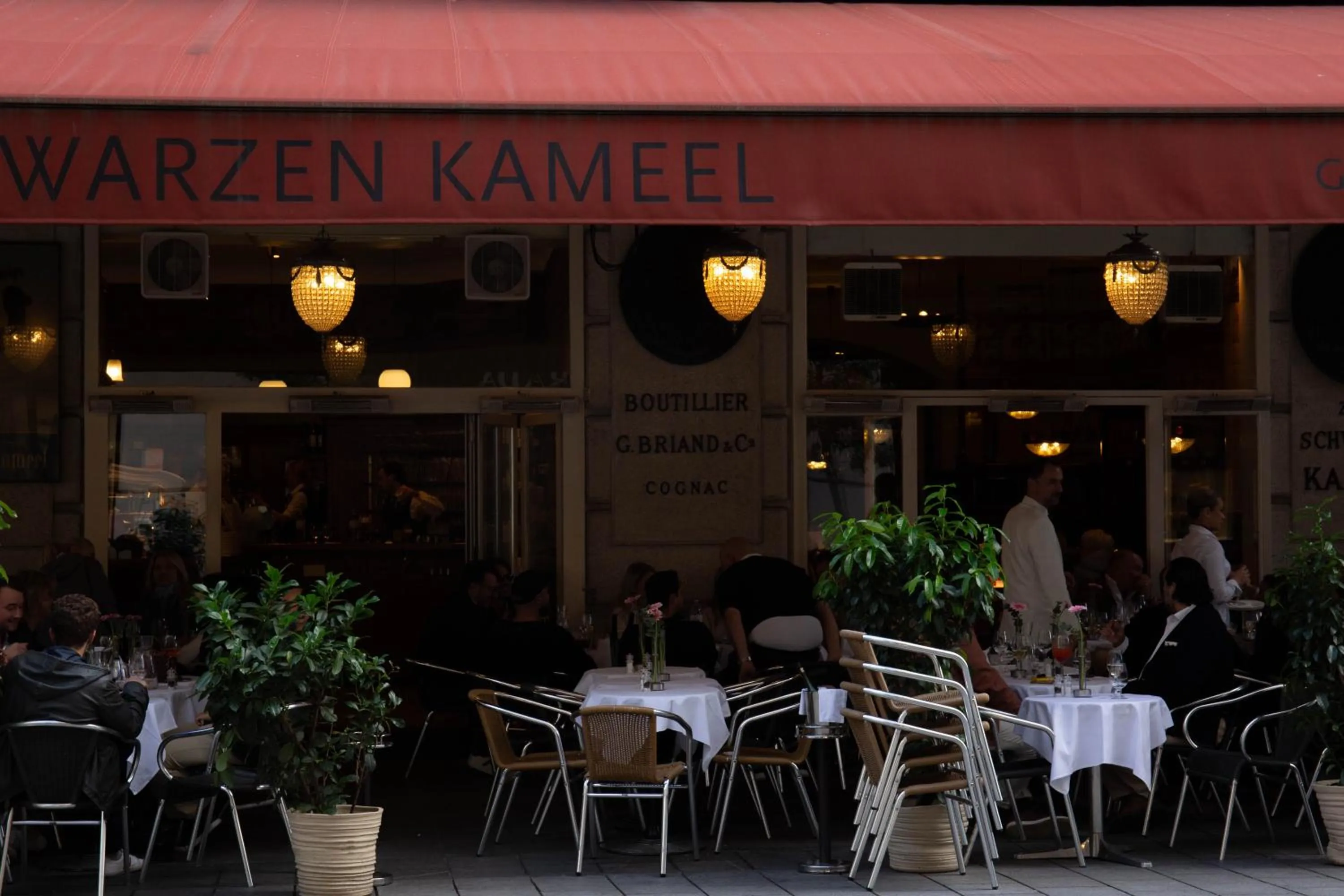 Restaurant/places to eat in Miiro Palais Rudolf NEW OPENING