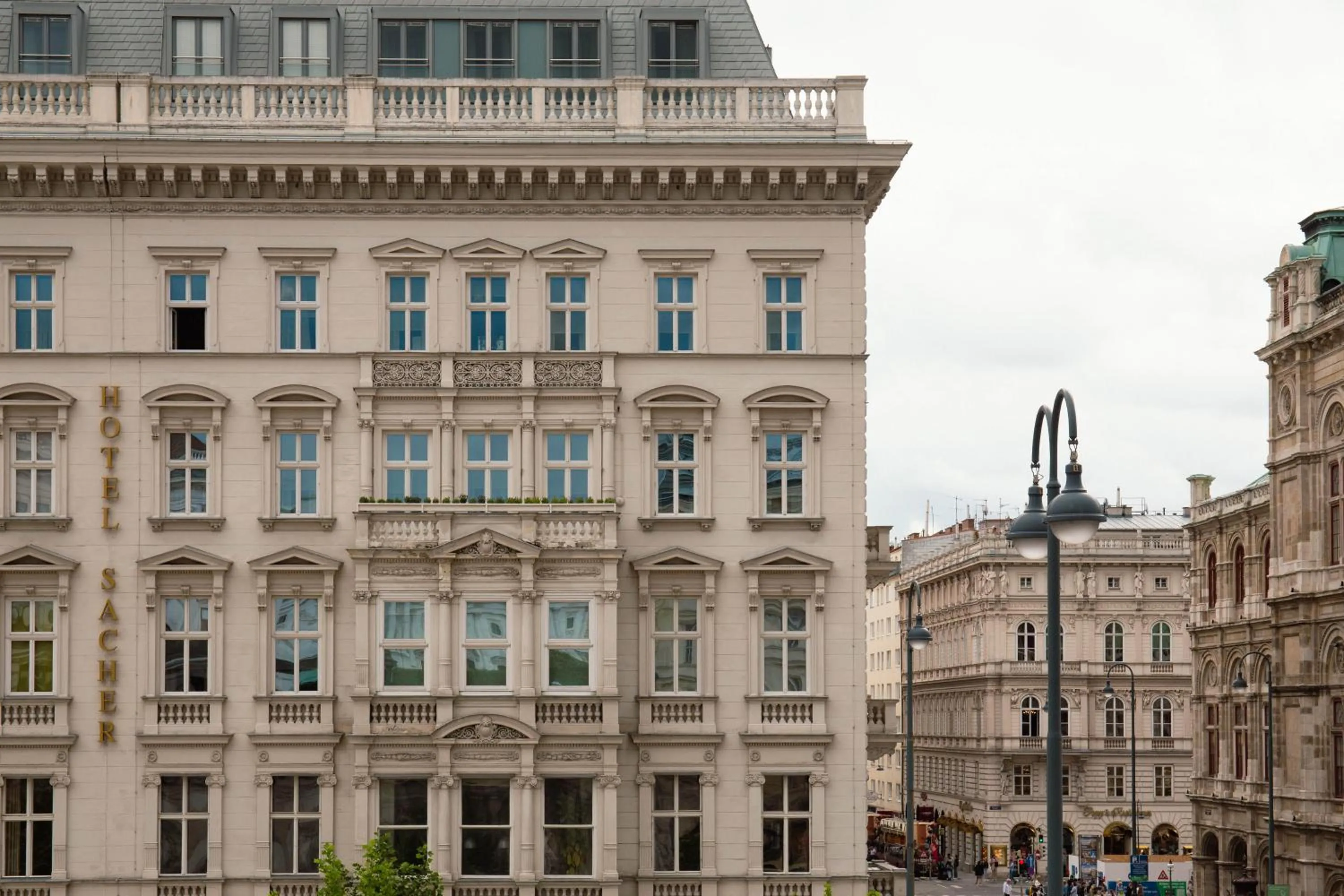 Nearby landmark in Miiro Palais Rudolf NEW OPENING