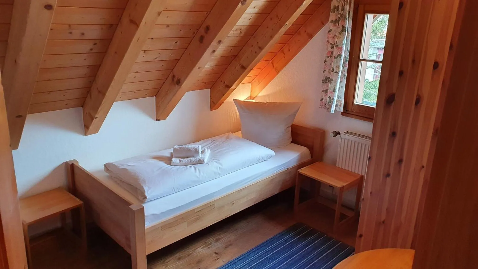Bedroom, Bed in Landgasthof zum Dorfkrug