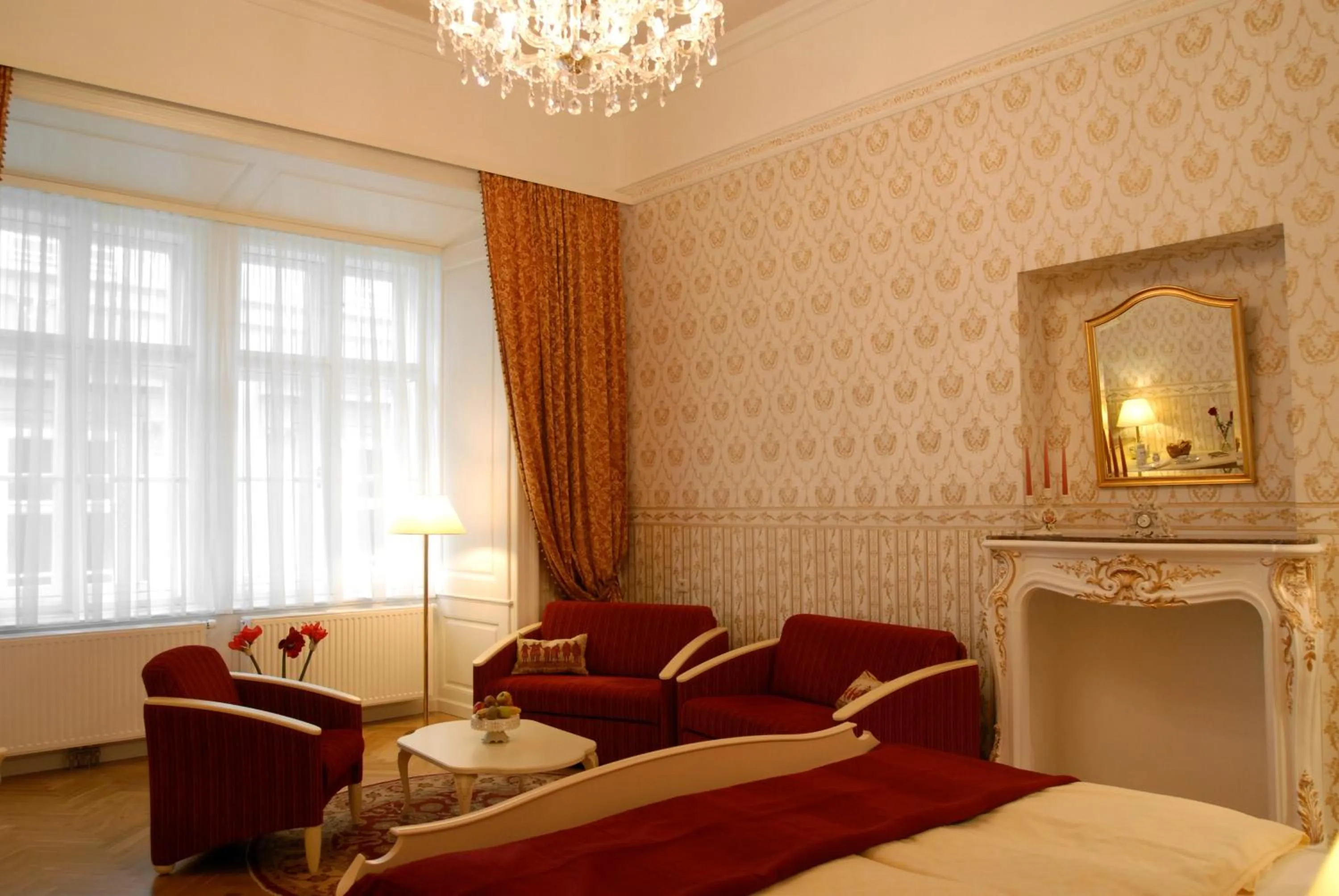 Photo of the whole room, Bed in Pertschy Palais Hotel