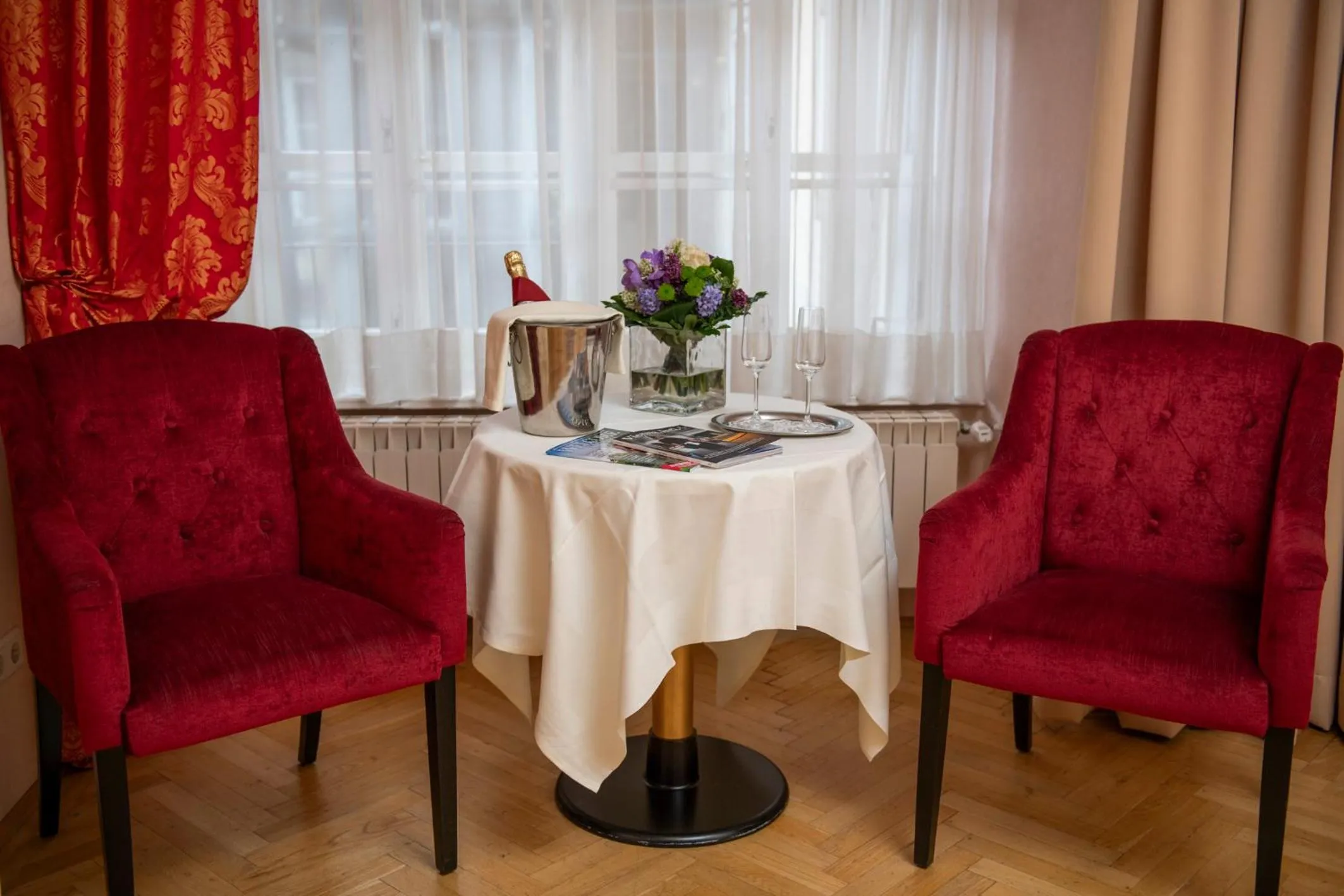 Seating area in Pertschy Palais Hotel