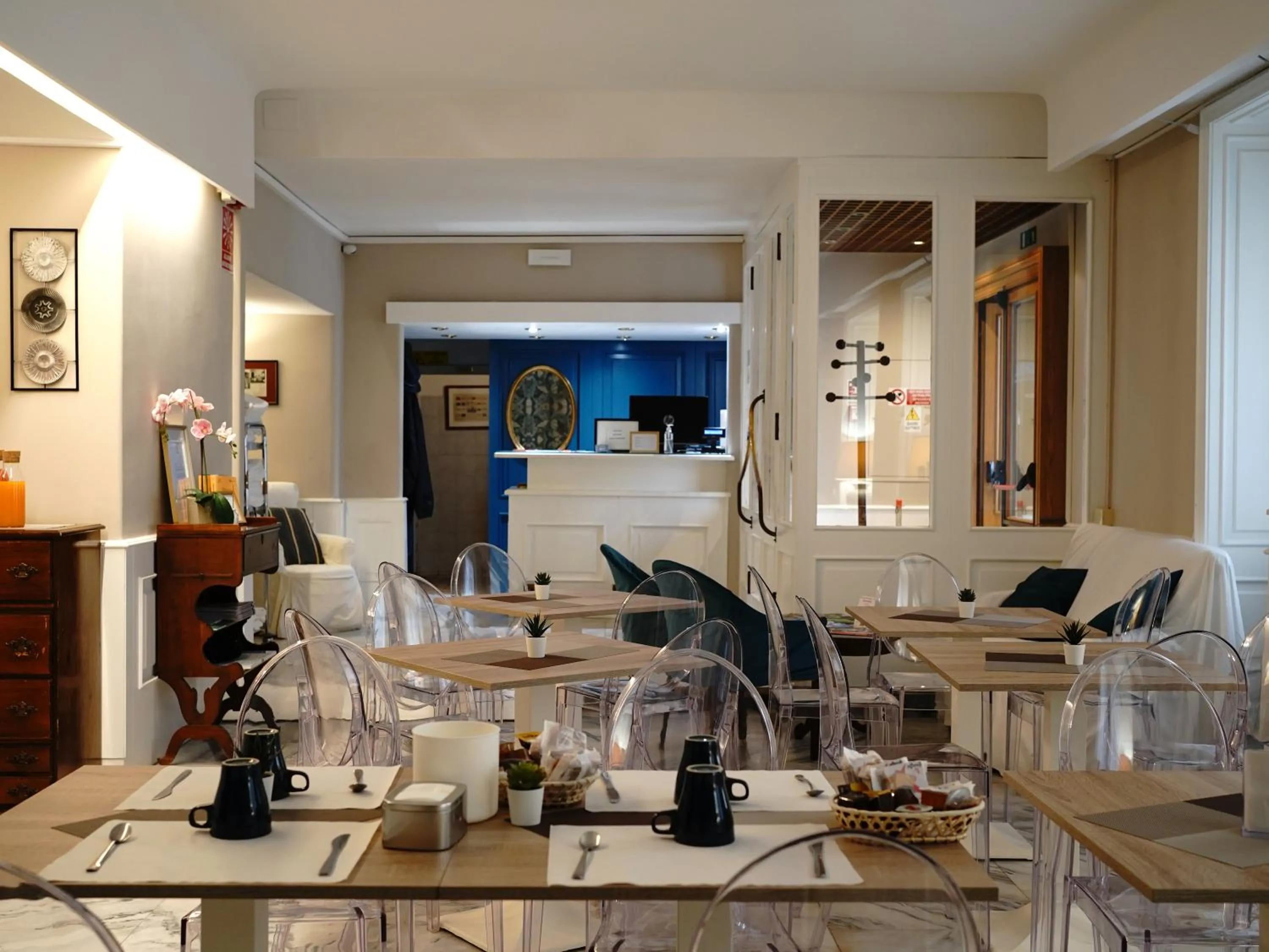 Restaurant/places to eat in Hotel Bristol